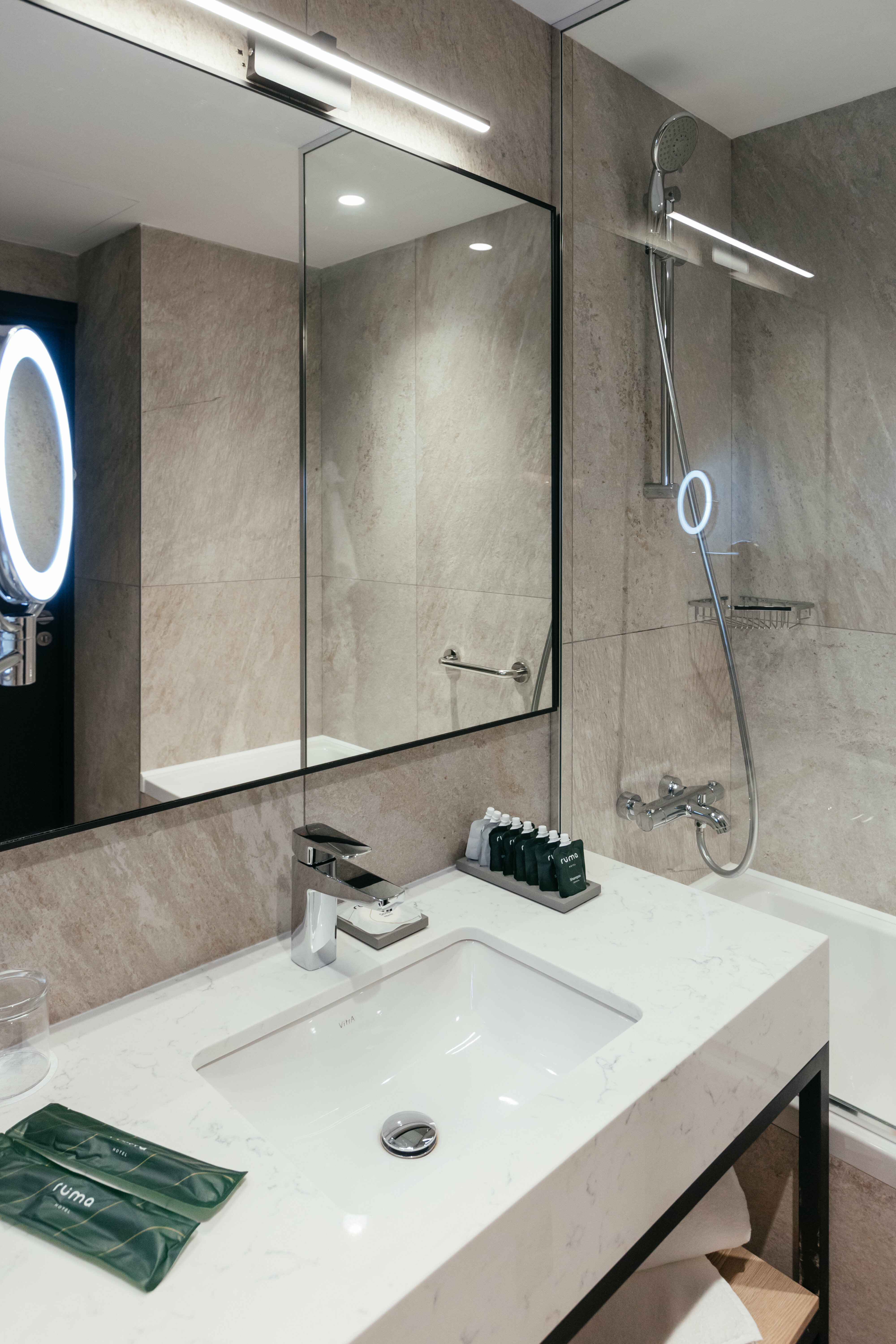 Стандарт двухместный с одной двуспальной кроватью