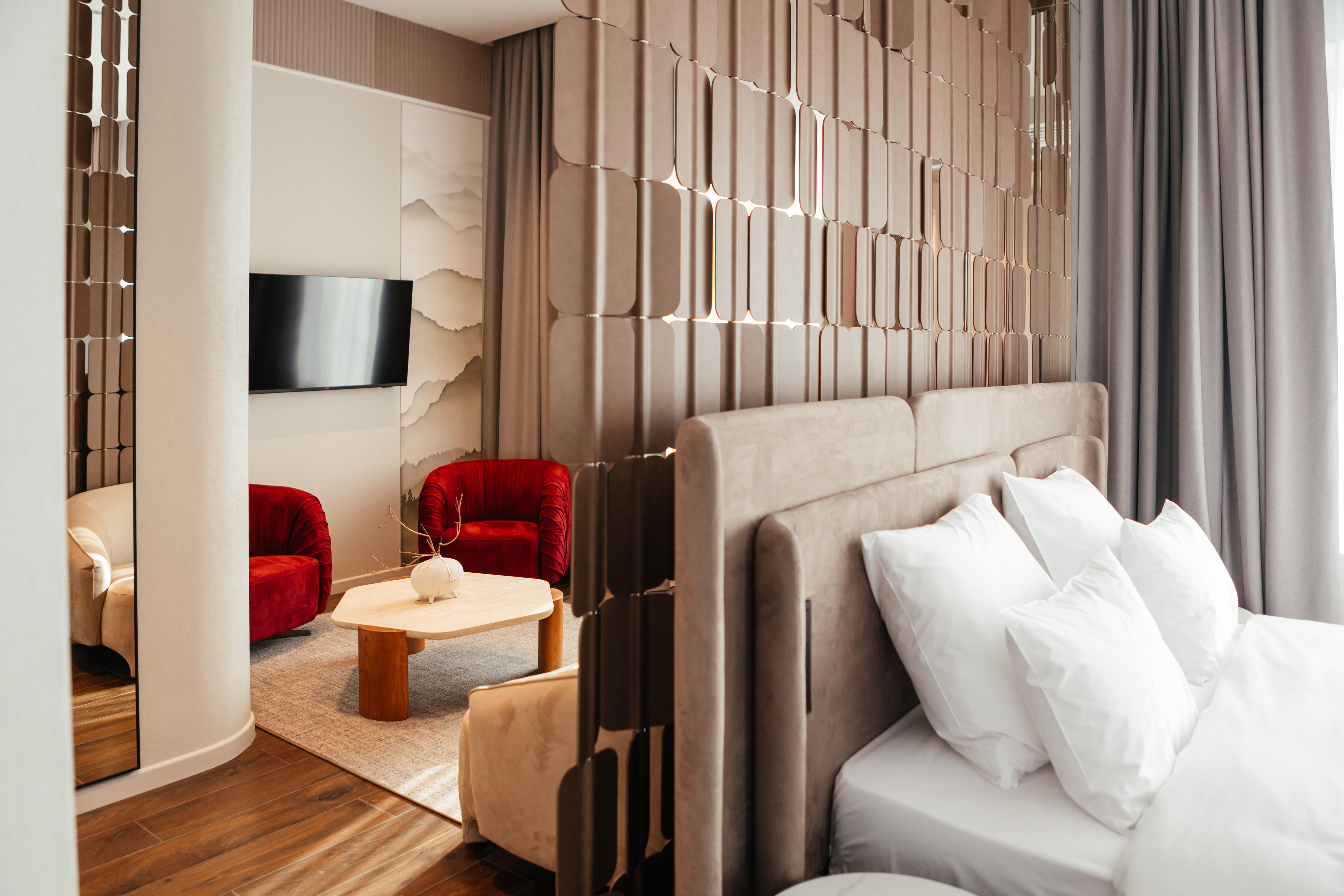 Джуниор Сюит "Три солнца"