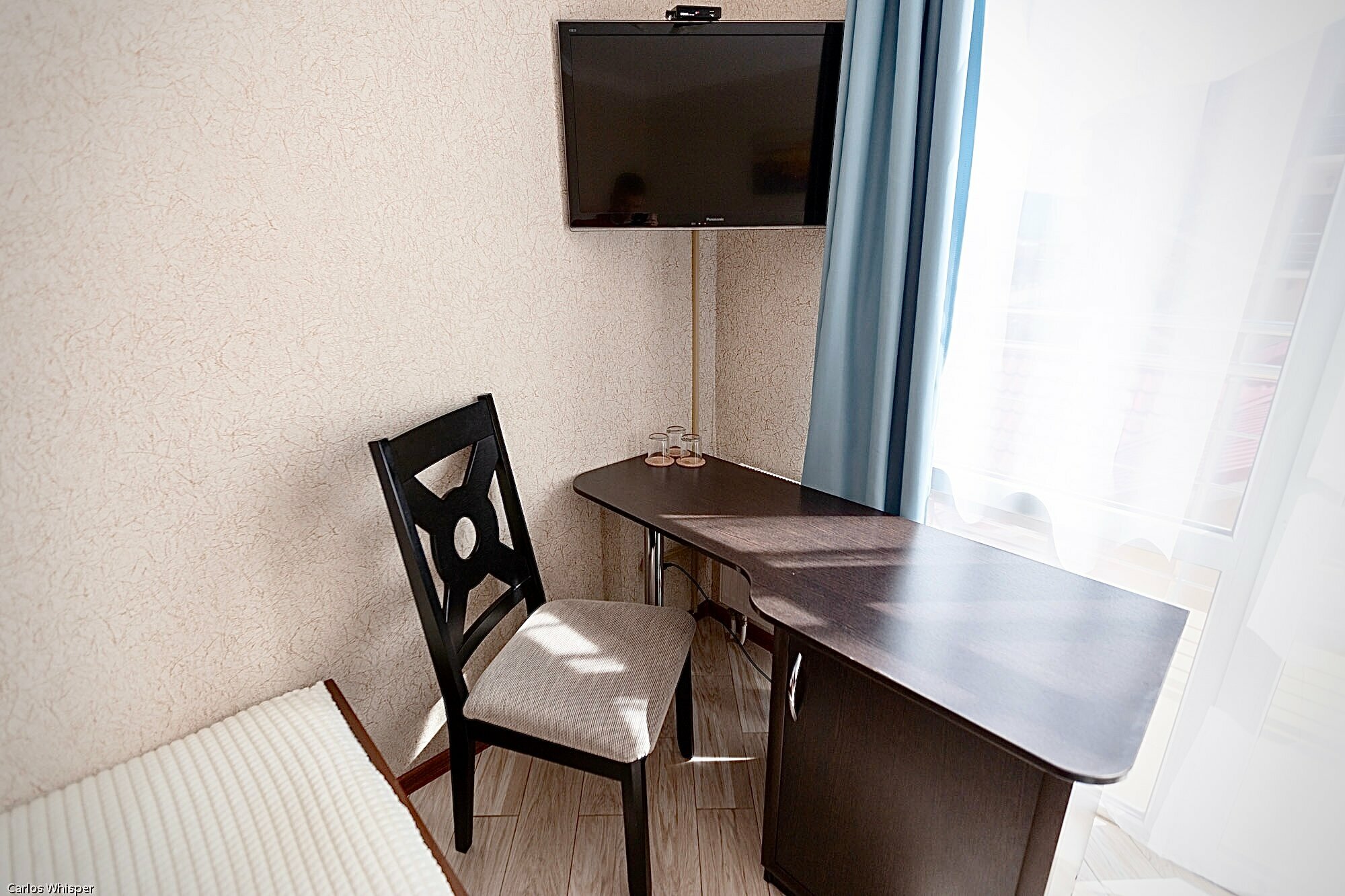 Трехместный номер с видом на горы