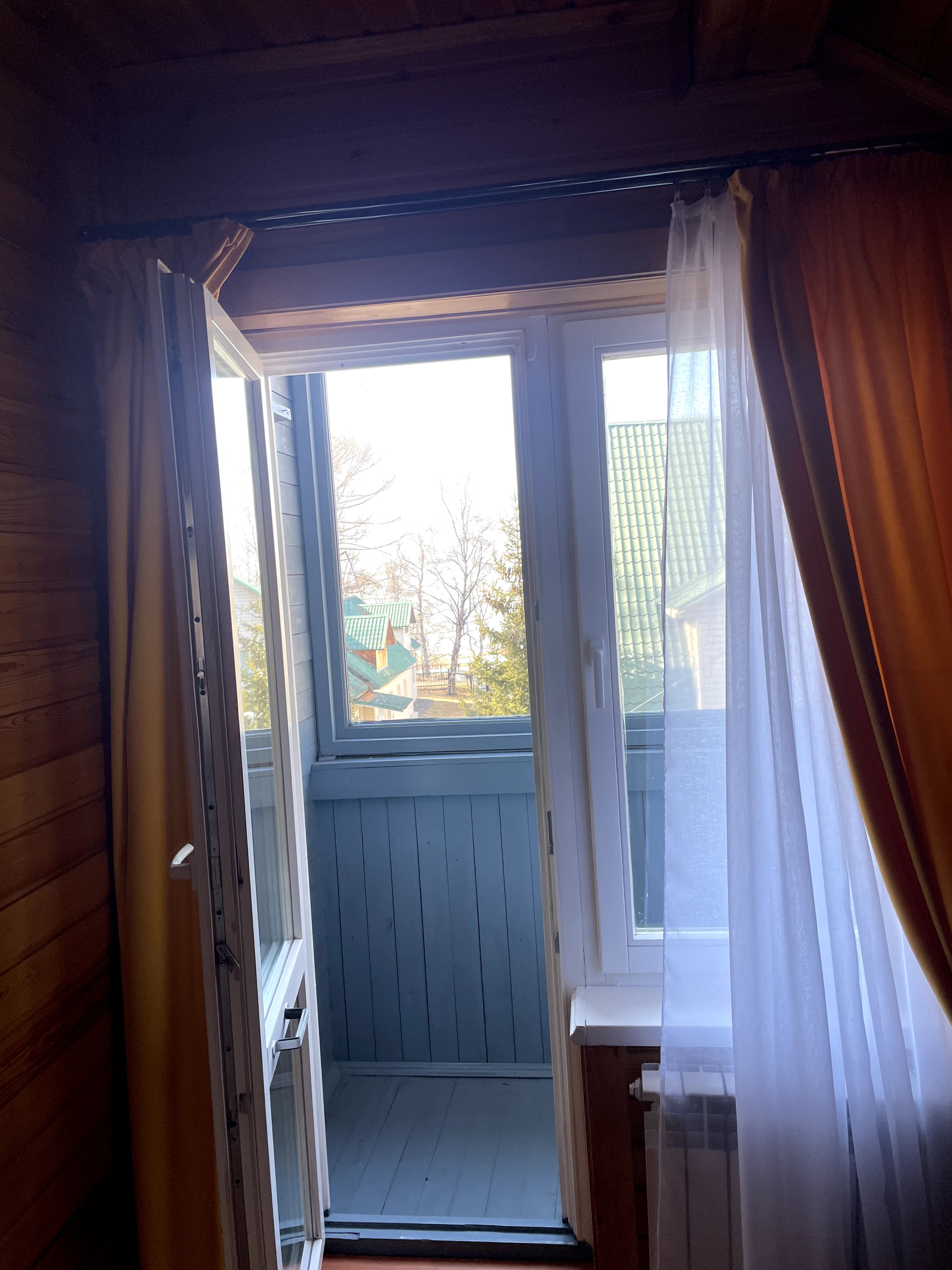 Двухкомнатная студия 35 м2 с отдельной кухней и 2 лоджиями, в коттедже №9