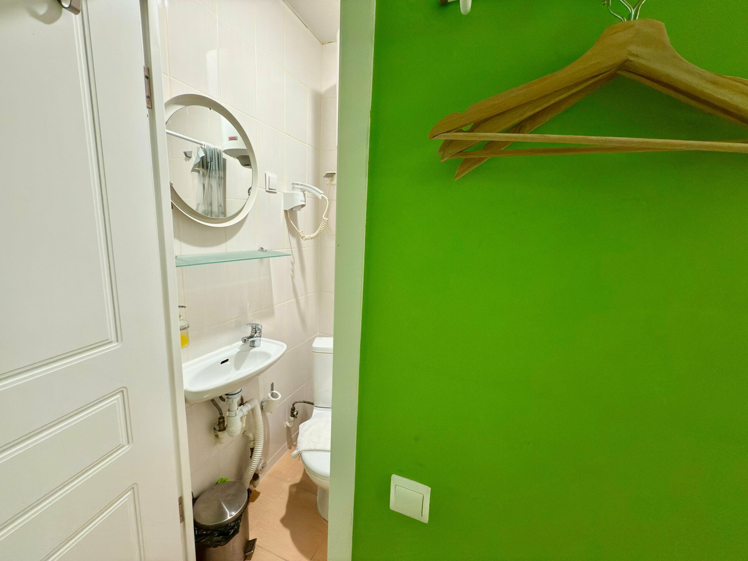 Студия с двуспальным диваном-кроватью "Лайм"