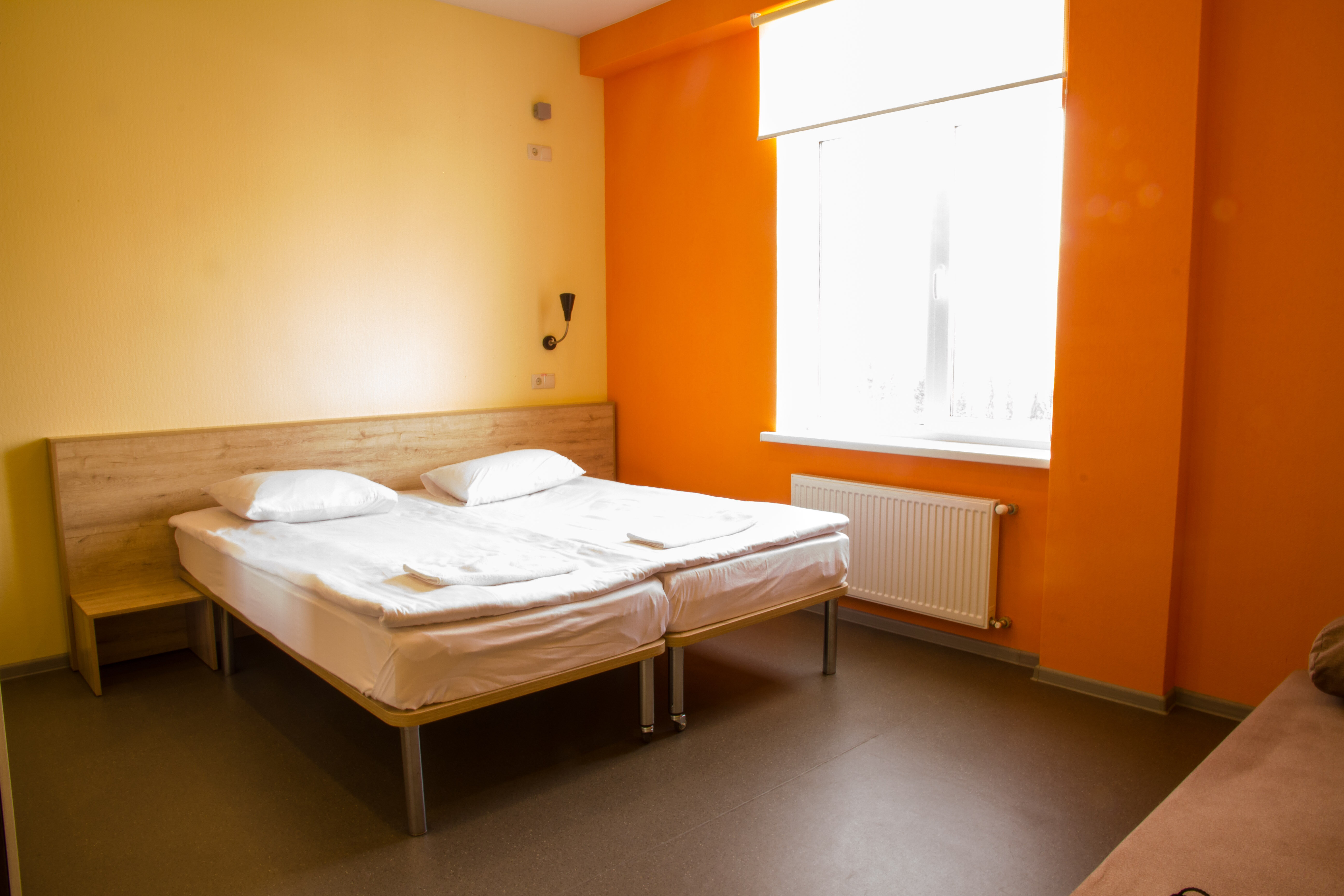 Двухместный номер с удобствами в блоке на 2-номера (общий туалет и душ на два номера)