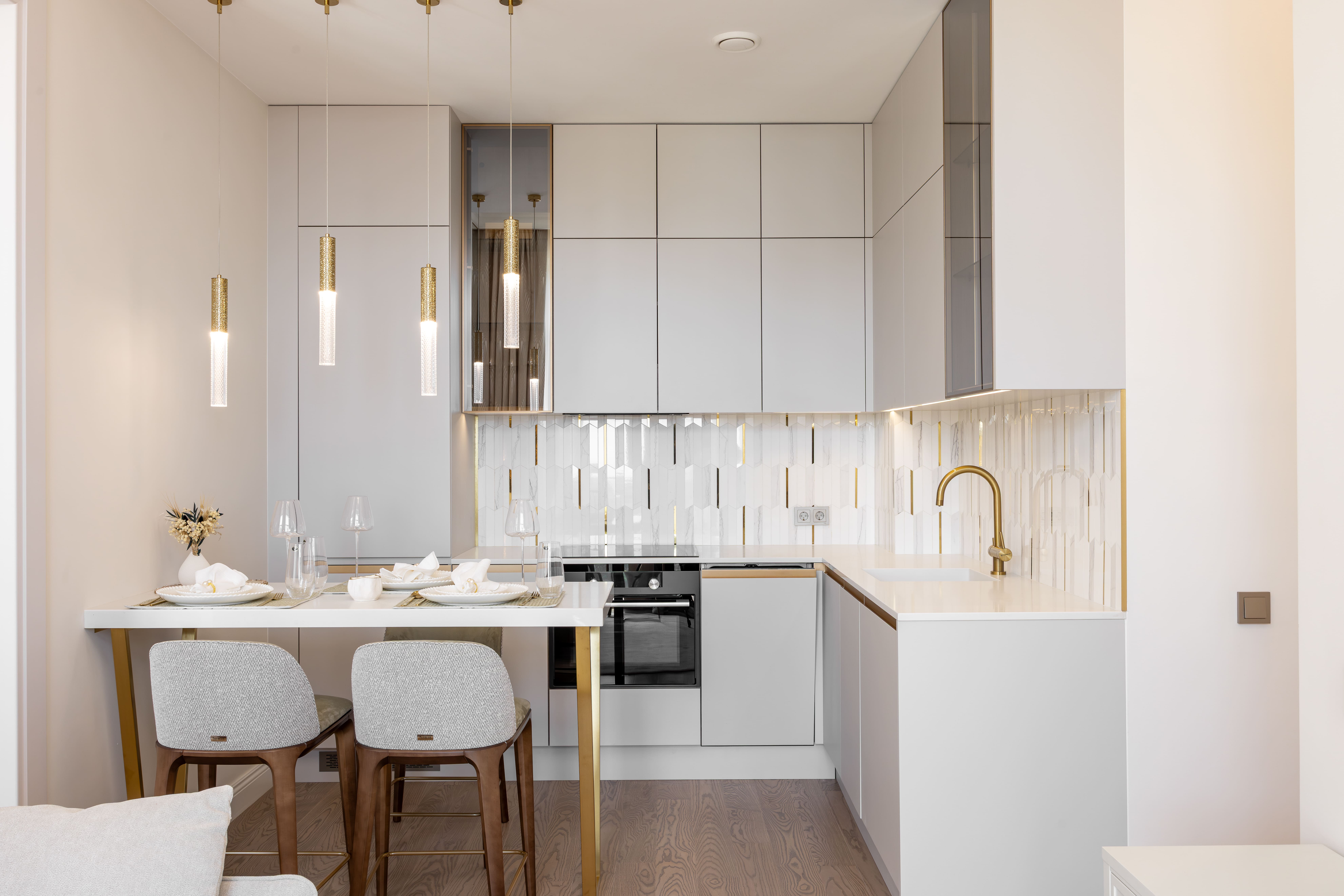 Улучшенный апартамент с балконами "Белый Рассвет"