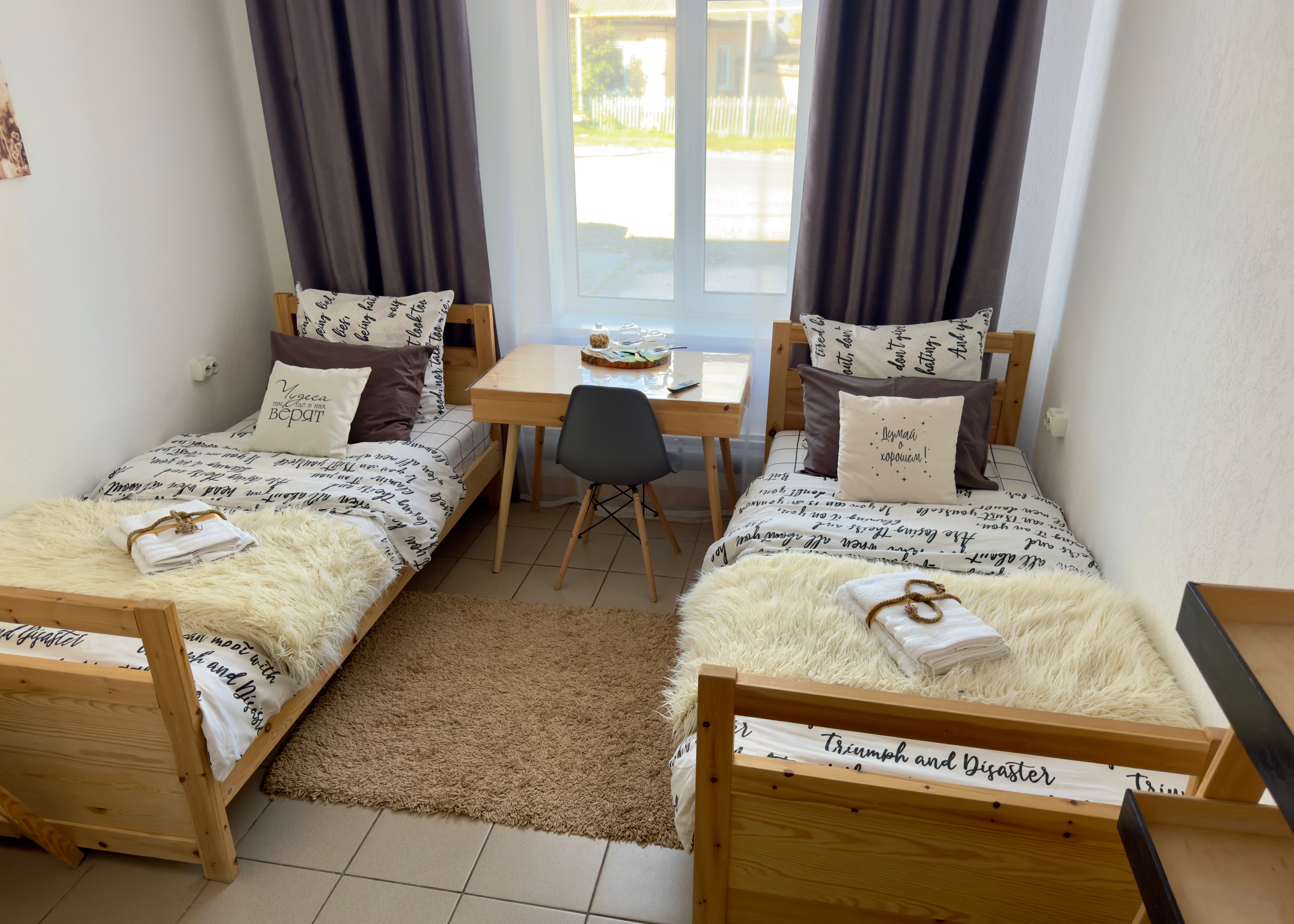 Двухместный номер с 2 отдельными кроватями и окном