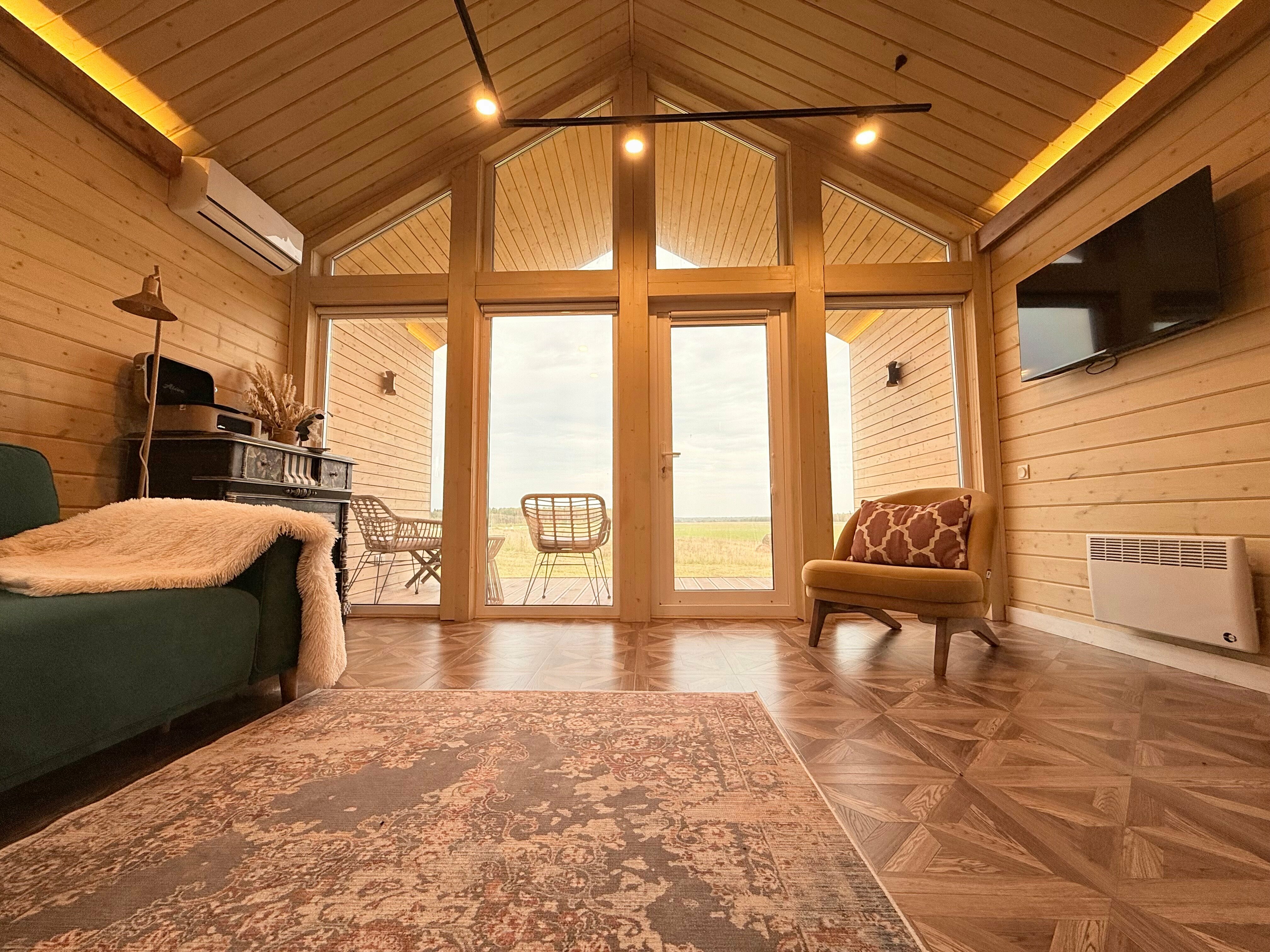 Любовь - Барнхаус с видом на поле