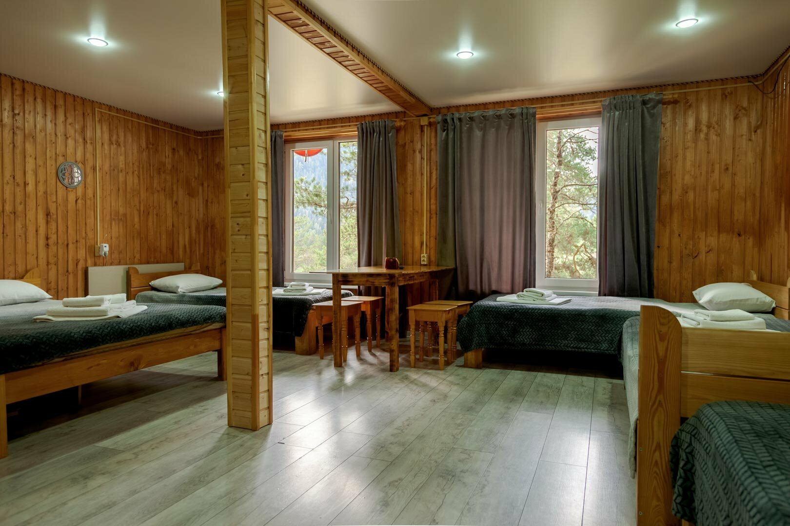 Двухэтажный дом с размещением до 12 гостей