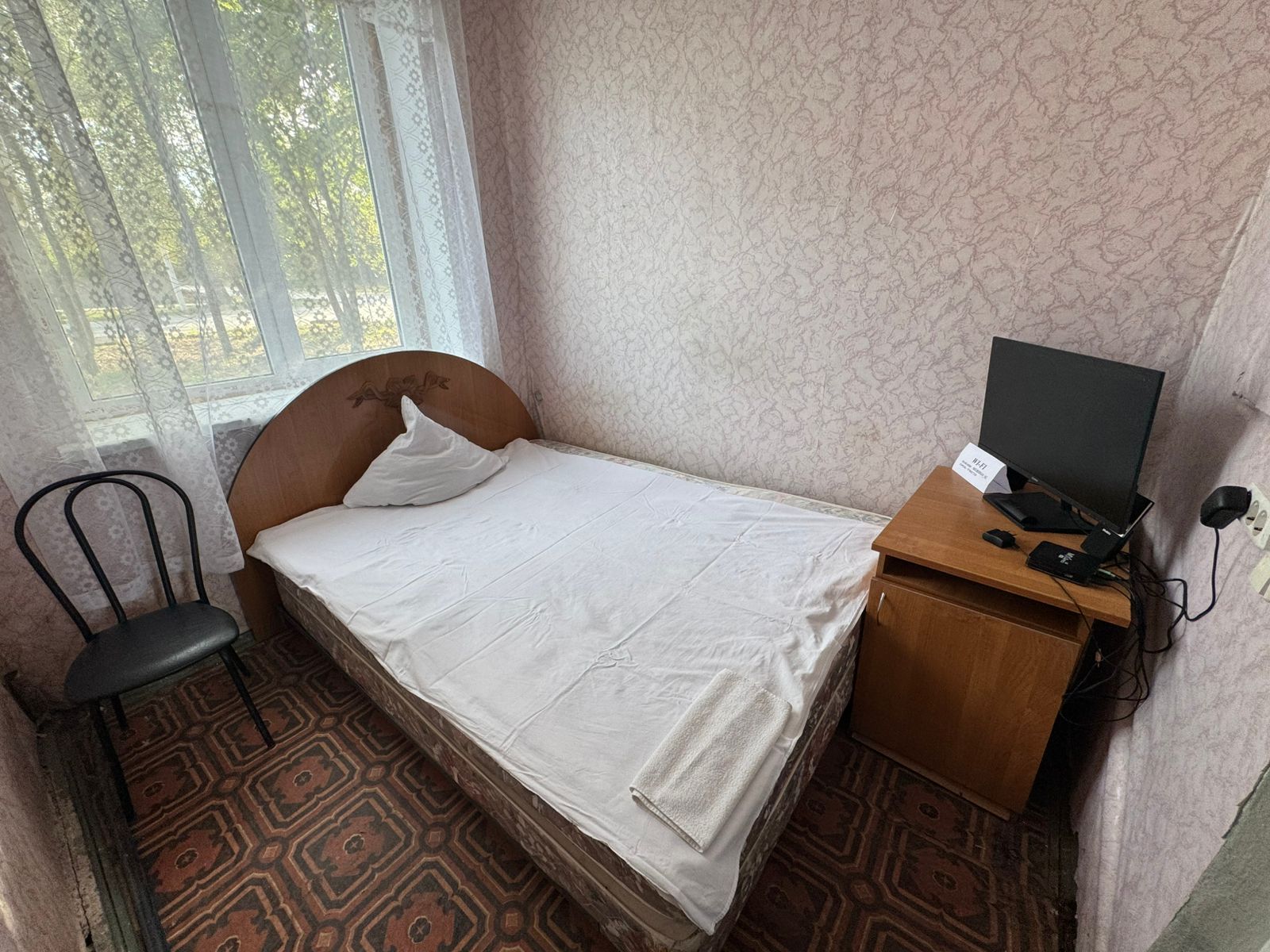 Бюджетный Двухместный номер с 1 кроватью и общей ванной комнатой