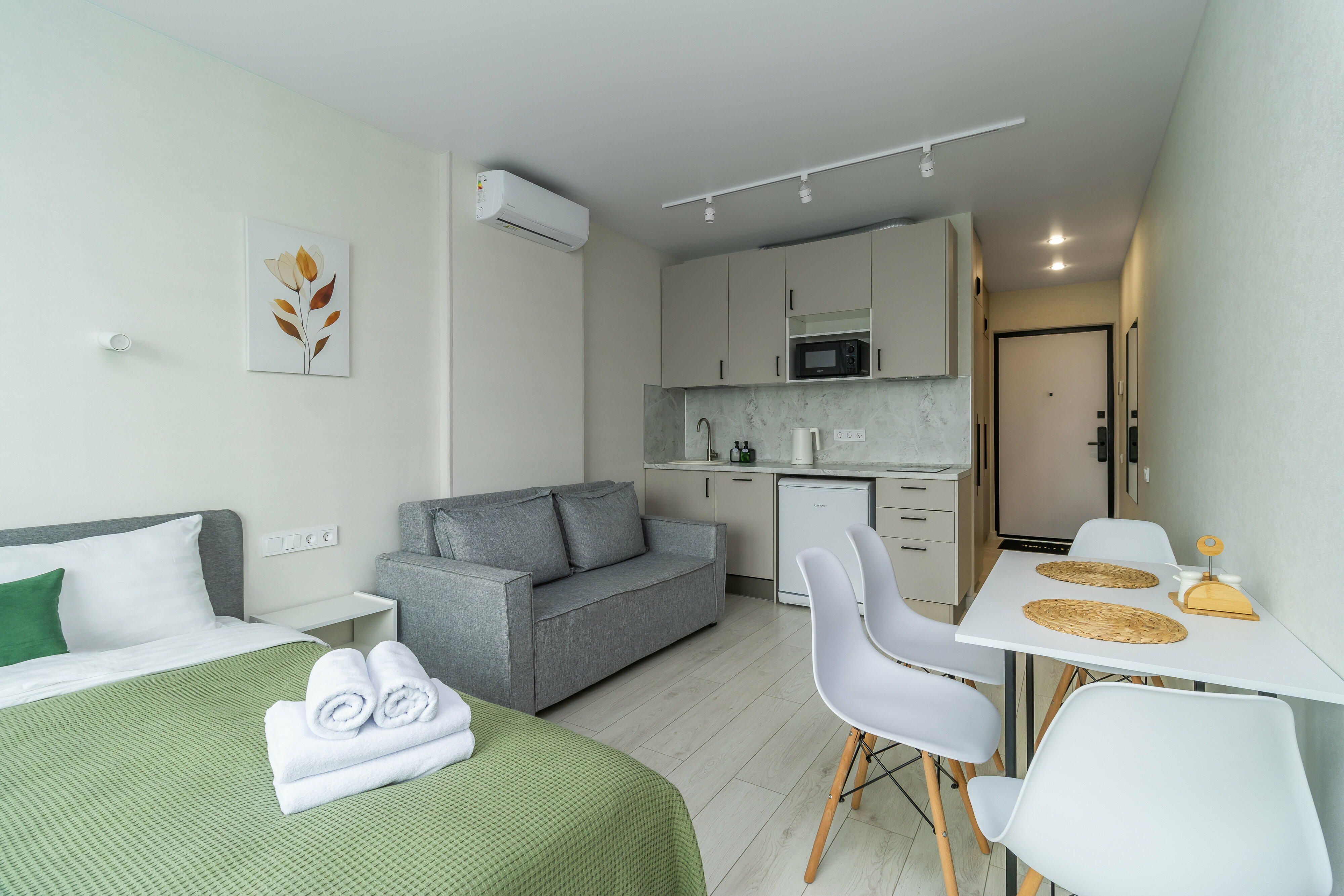 Cтудия Bloom с видом на лес