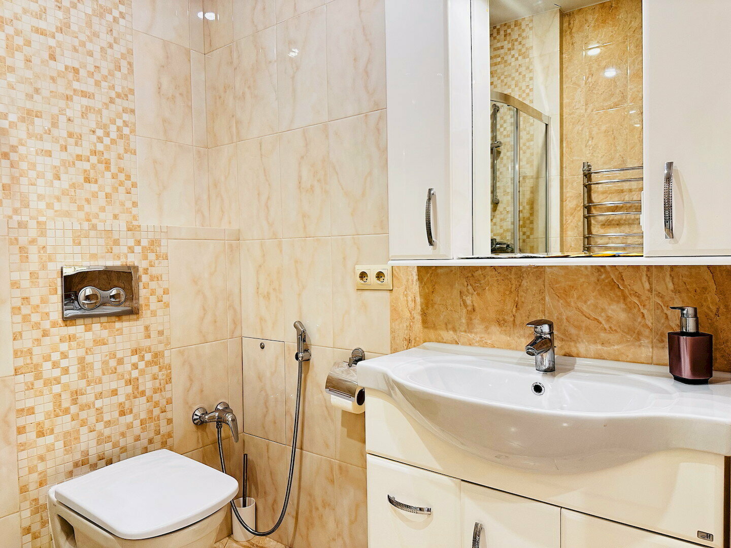 2-комнатный апартамент! Центр Сочи! Пляж и набережная в 5 минутах!