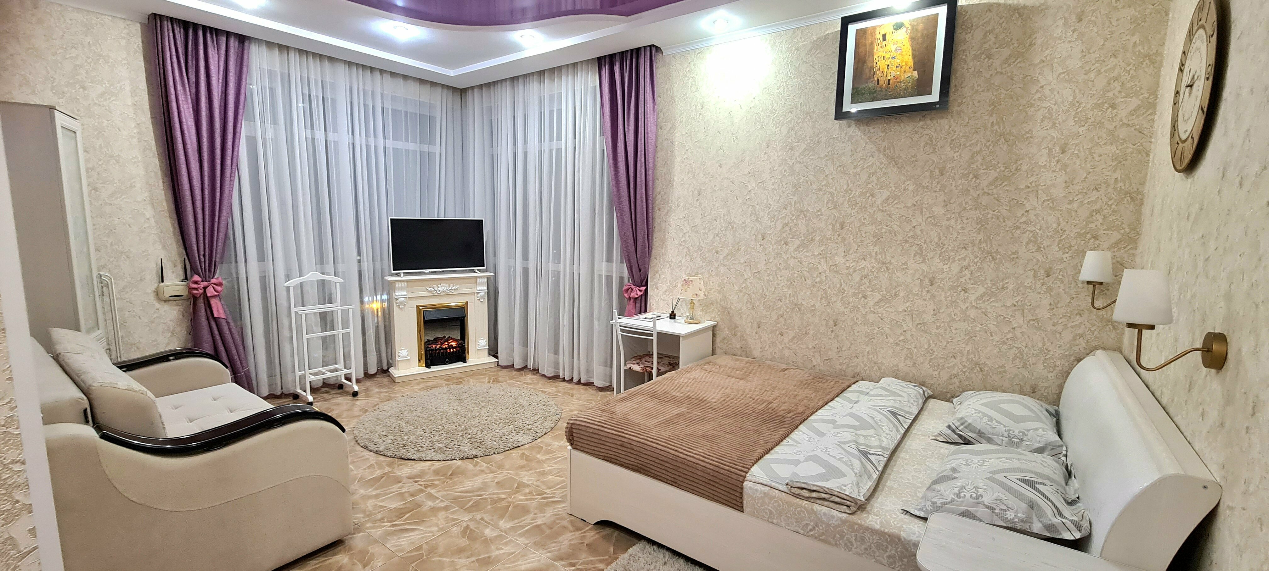 Номер с мини-кухней с видом на море и Парк Победы