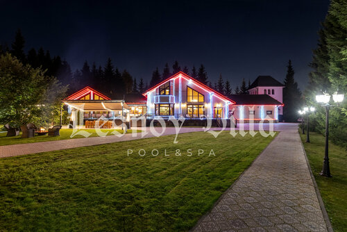 Коттедж с собственным бассейном