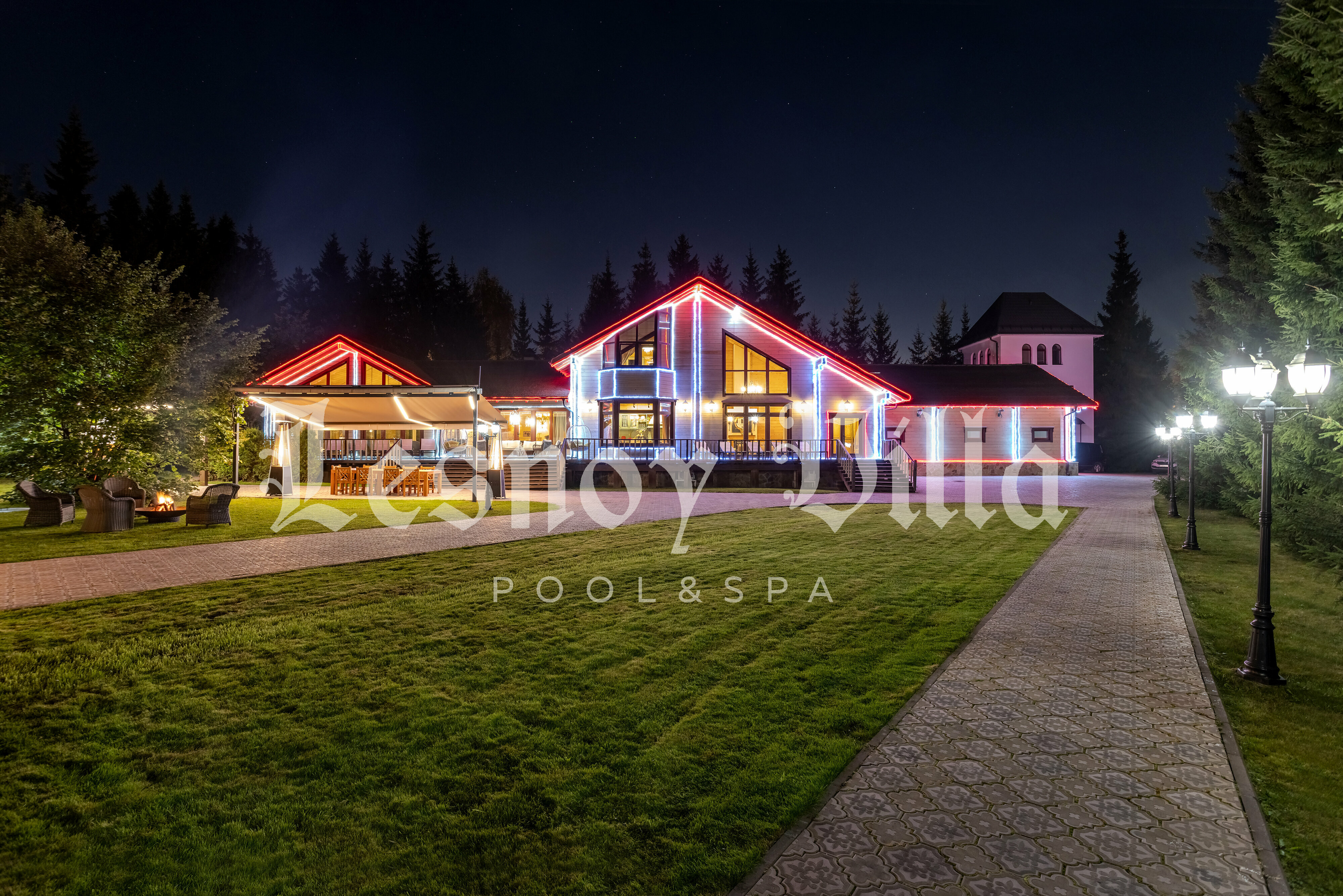 Коттедж с собственным бассейном