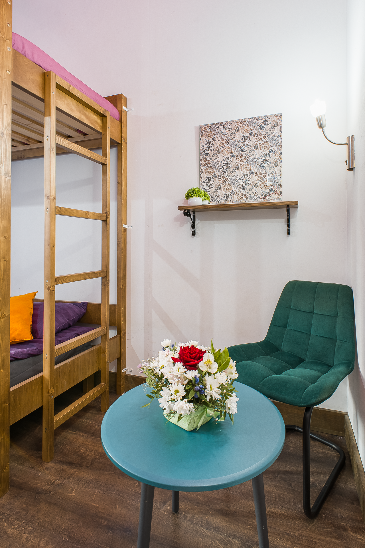 Семейный номер с общей ванной комнатой