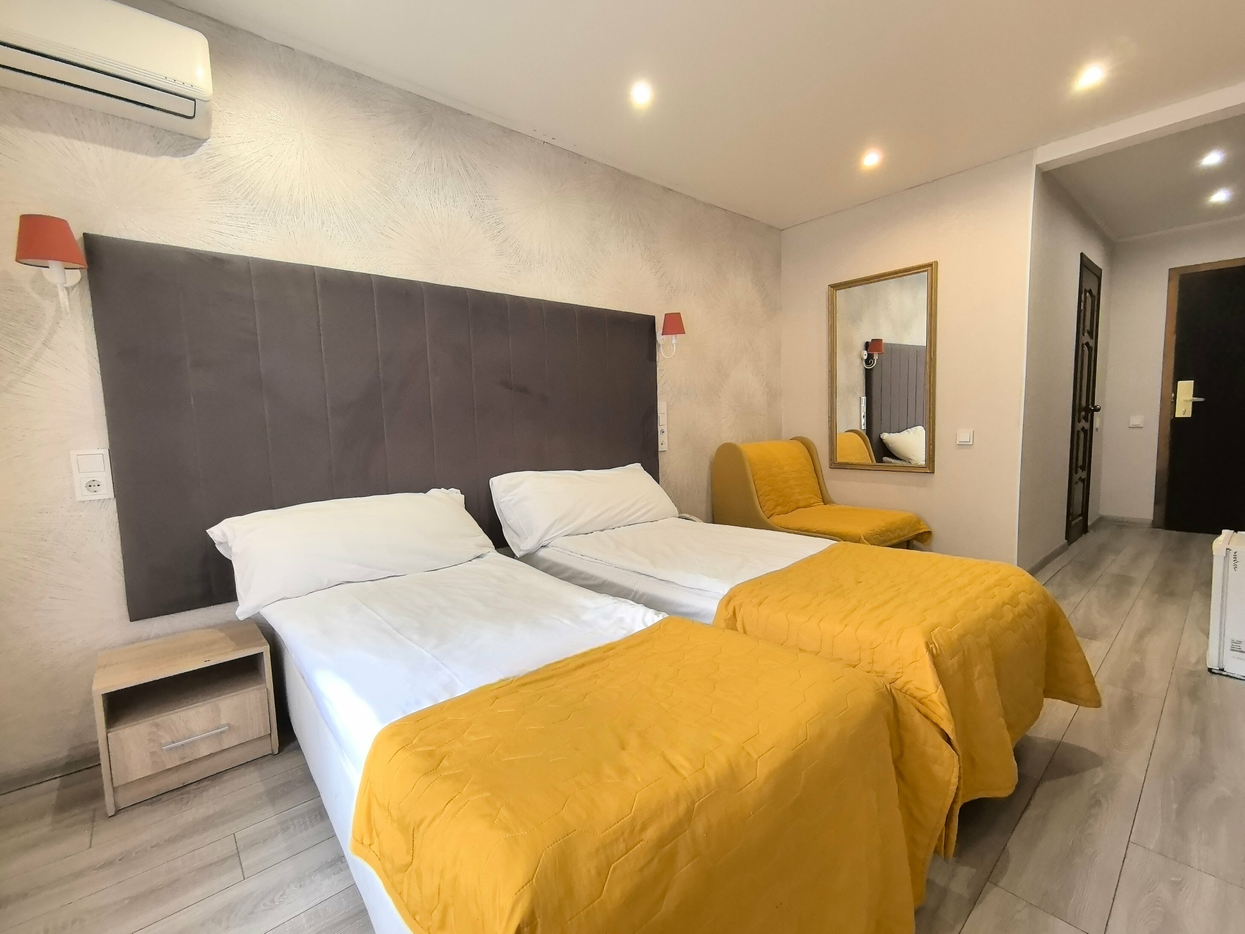 Двухместный номер с 2 отдельными кроватями и балконом