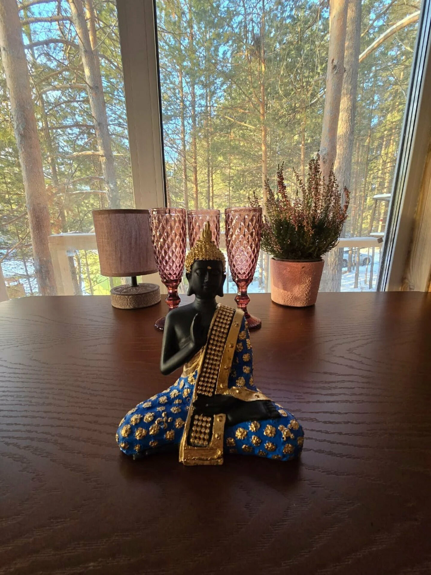 Парящий дом среди елей - Дом тигра