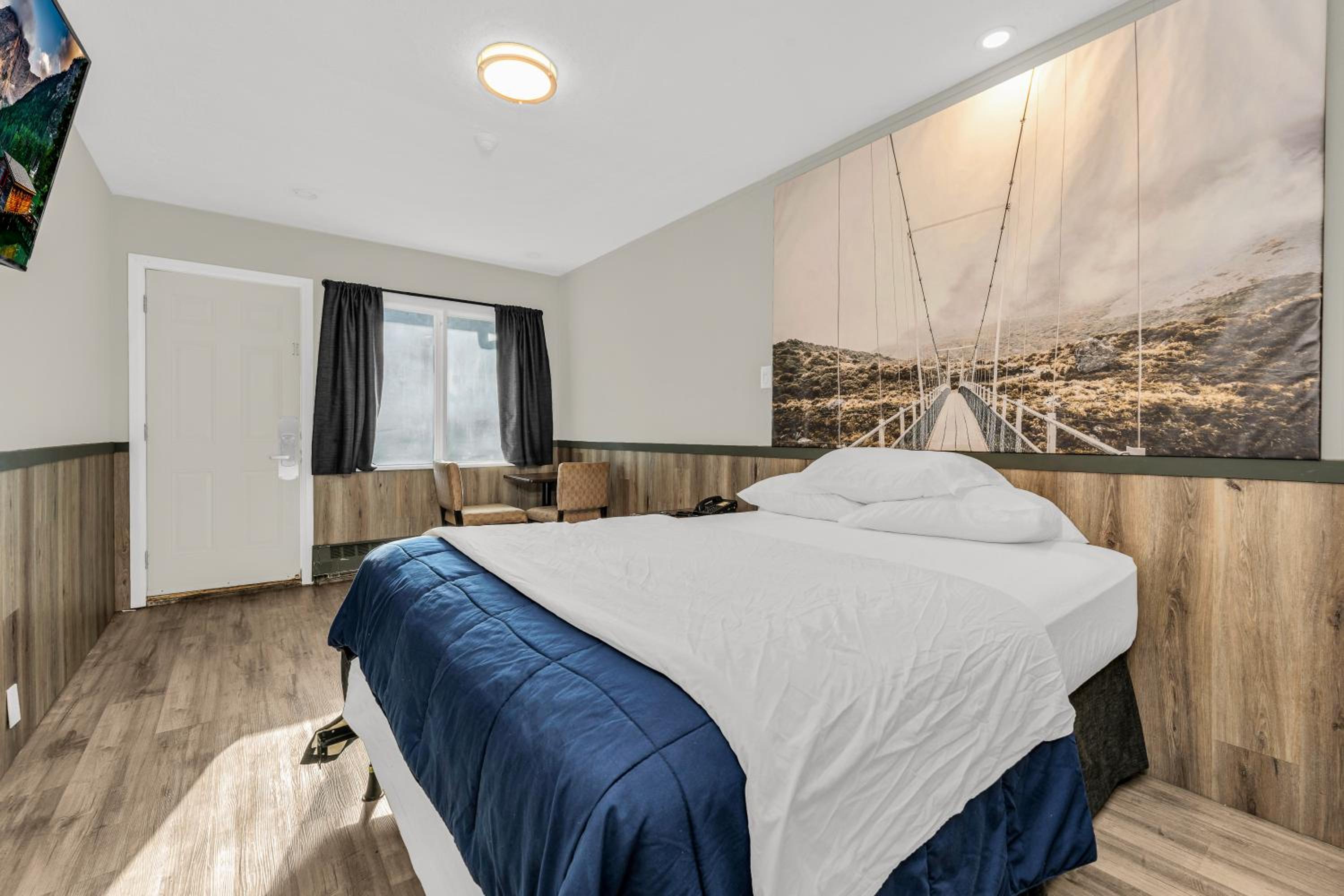 Queen Room - Non-Smoking