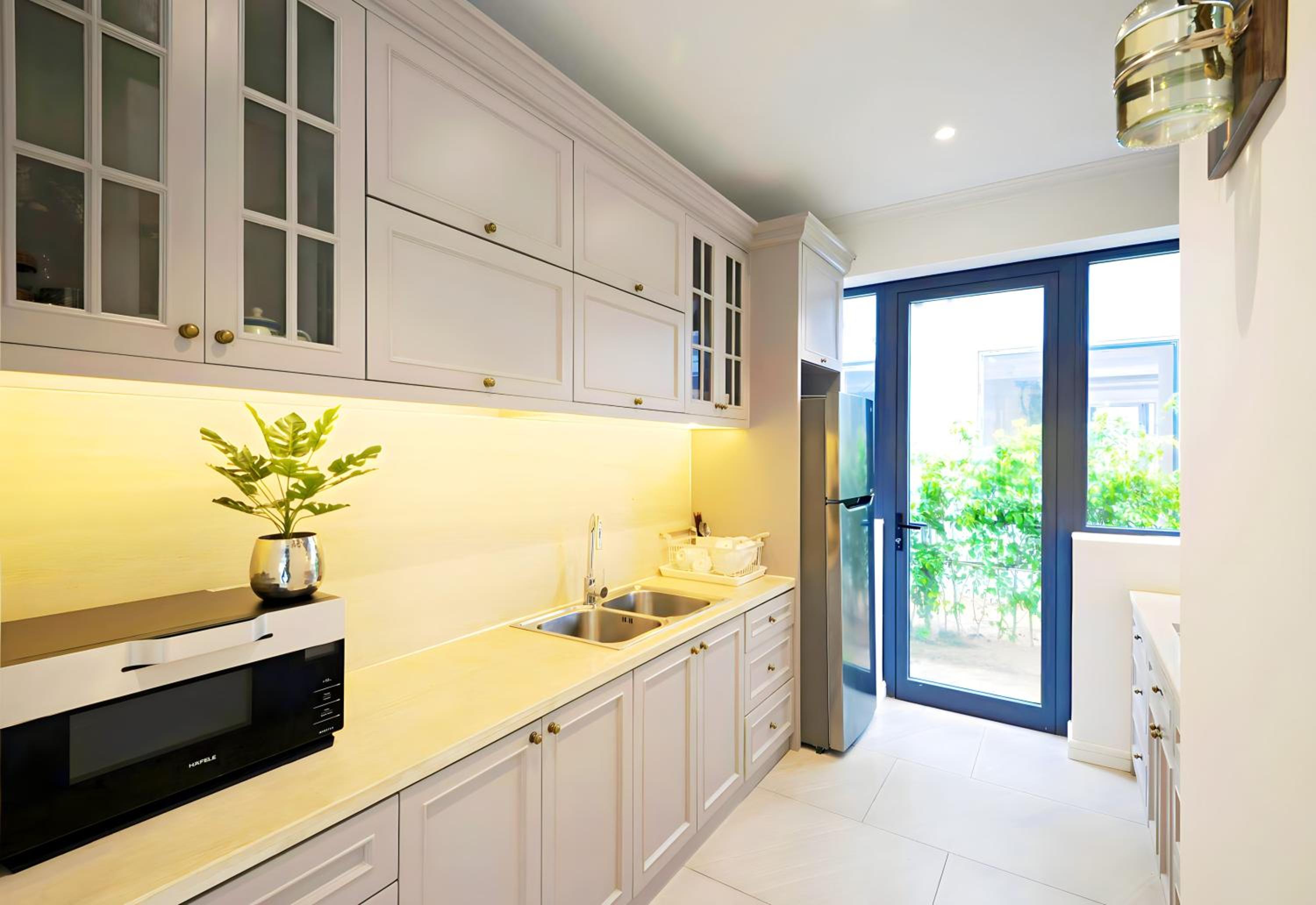  Three-Bedroom Villa with Garden View