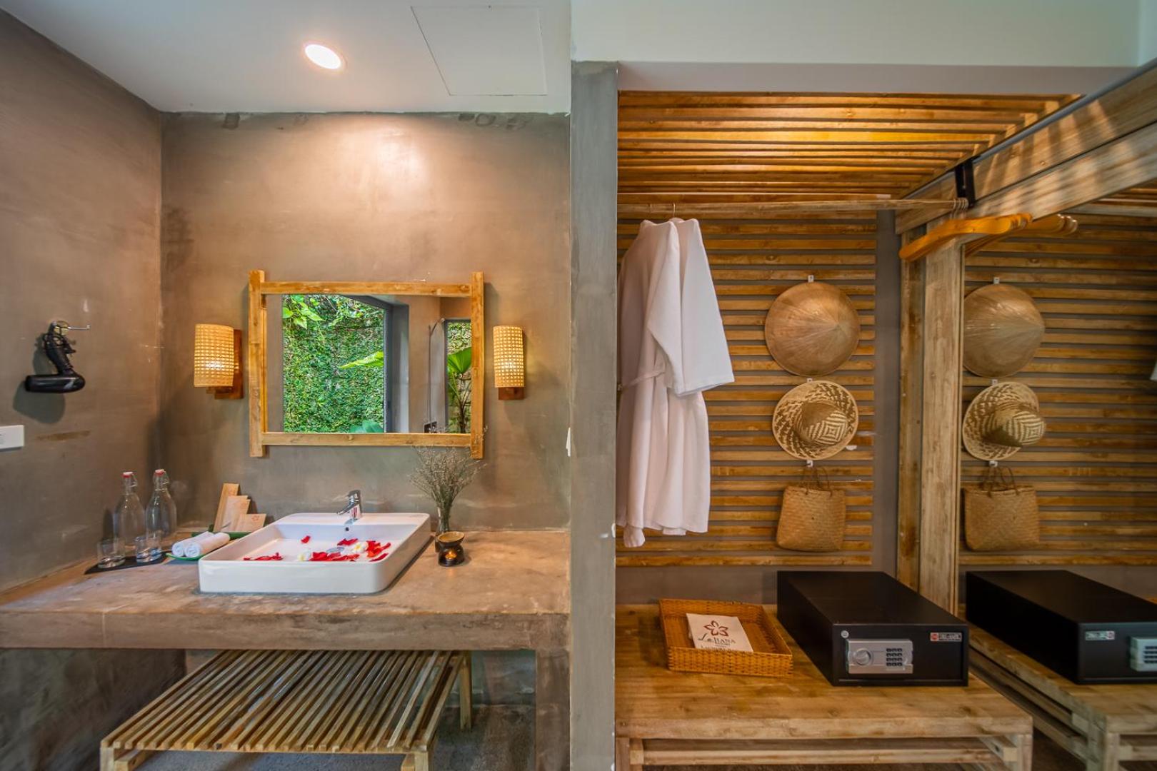 Hill Bungalow with bathtub