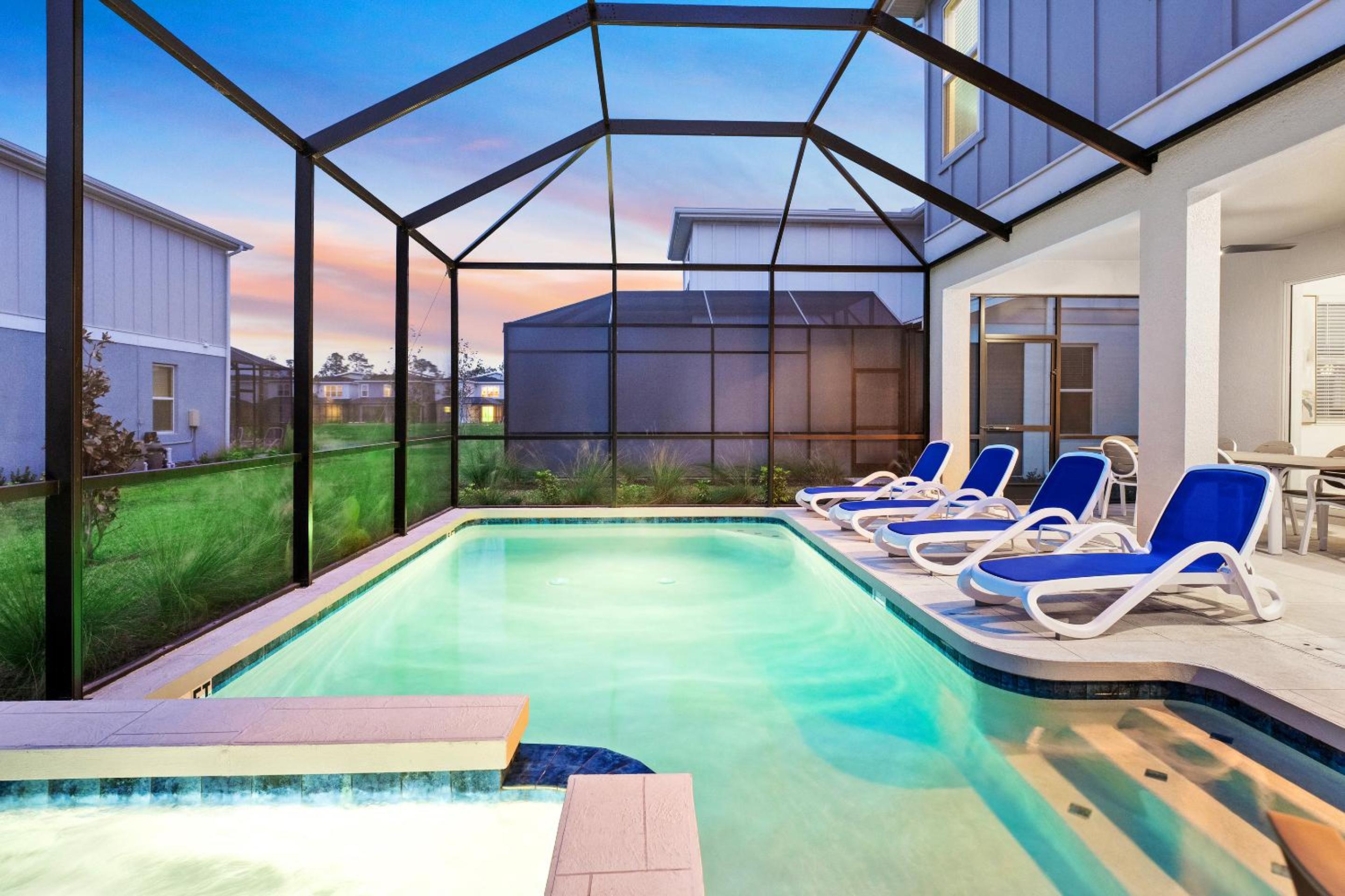 7 Bedroom Estate with Private Pool & Kitchen