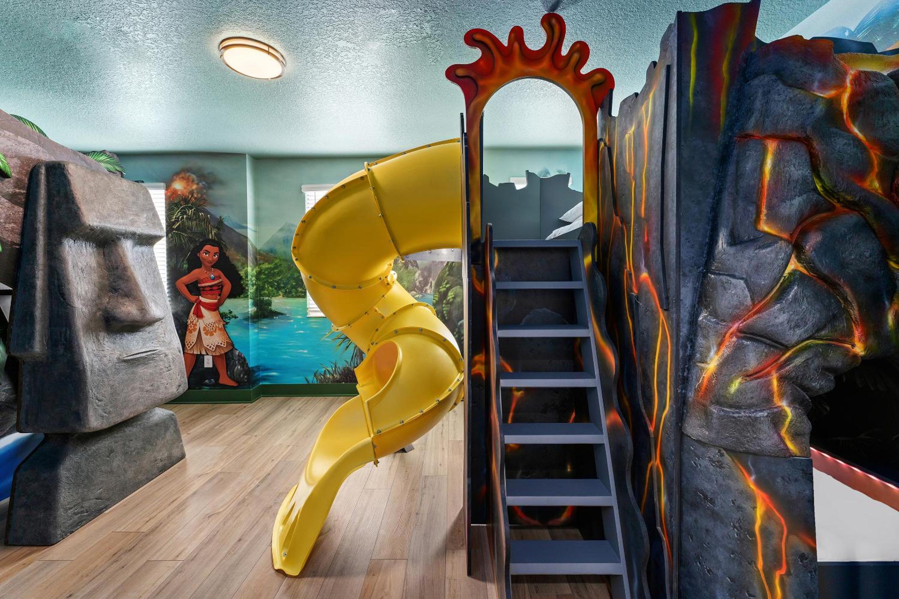 9 Bedroom Estate with Private Pool, Kitchen, Theater & Arcade