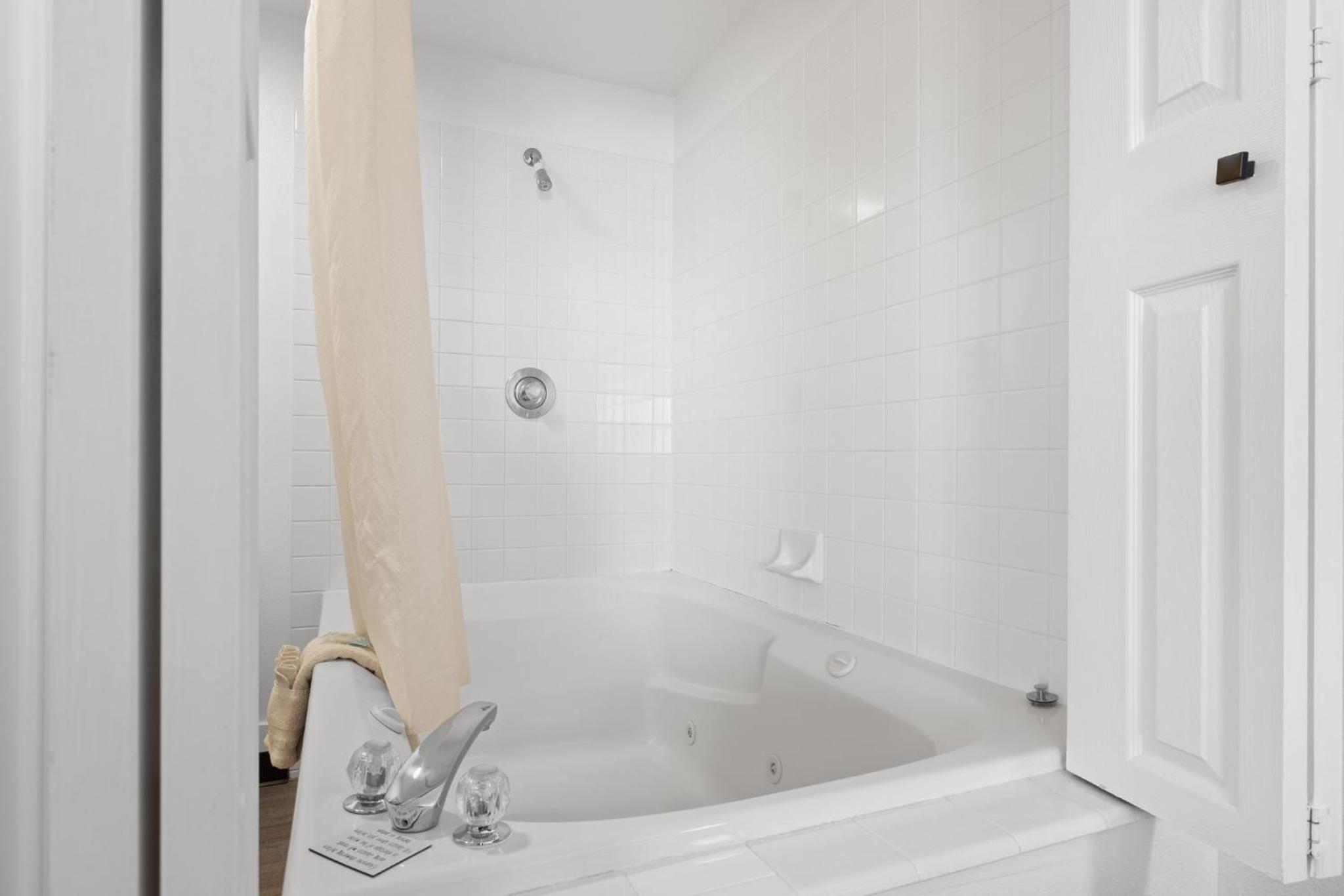 King Suite with Spa Bath