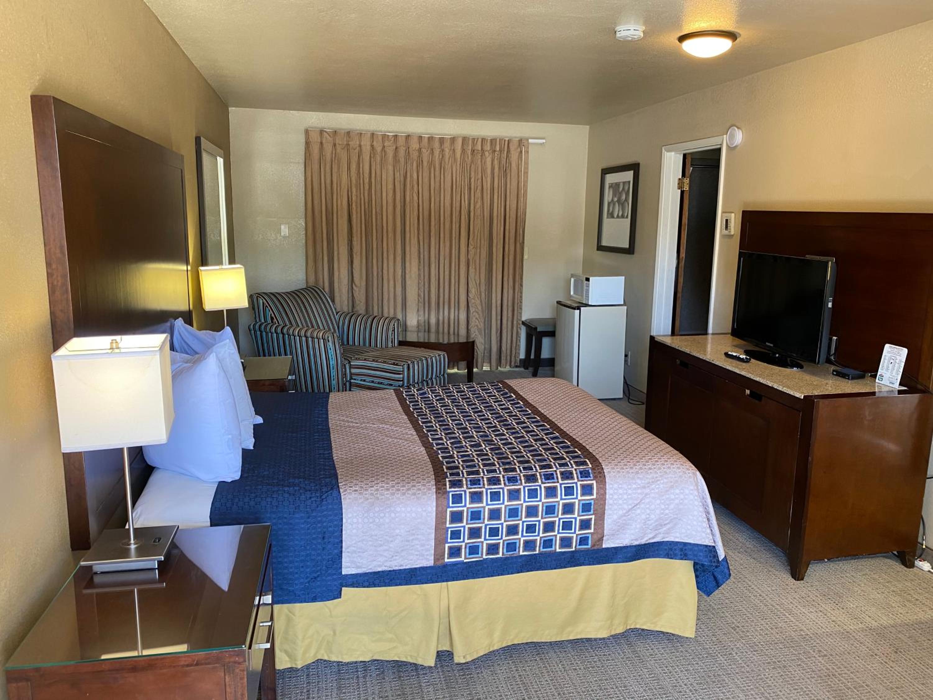 Queen Room - Non-Smoking