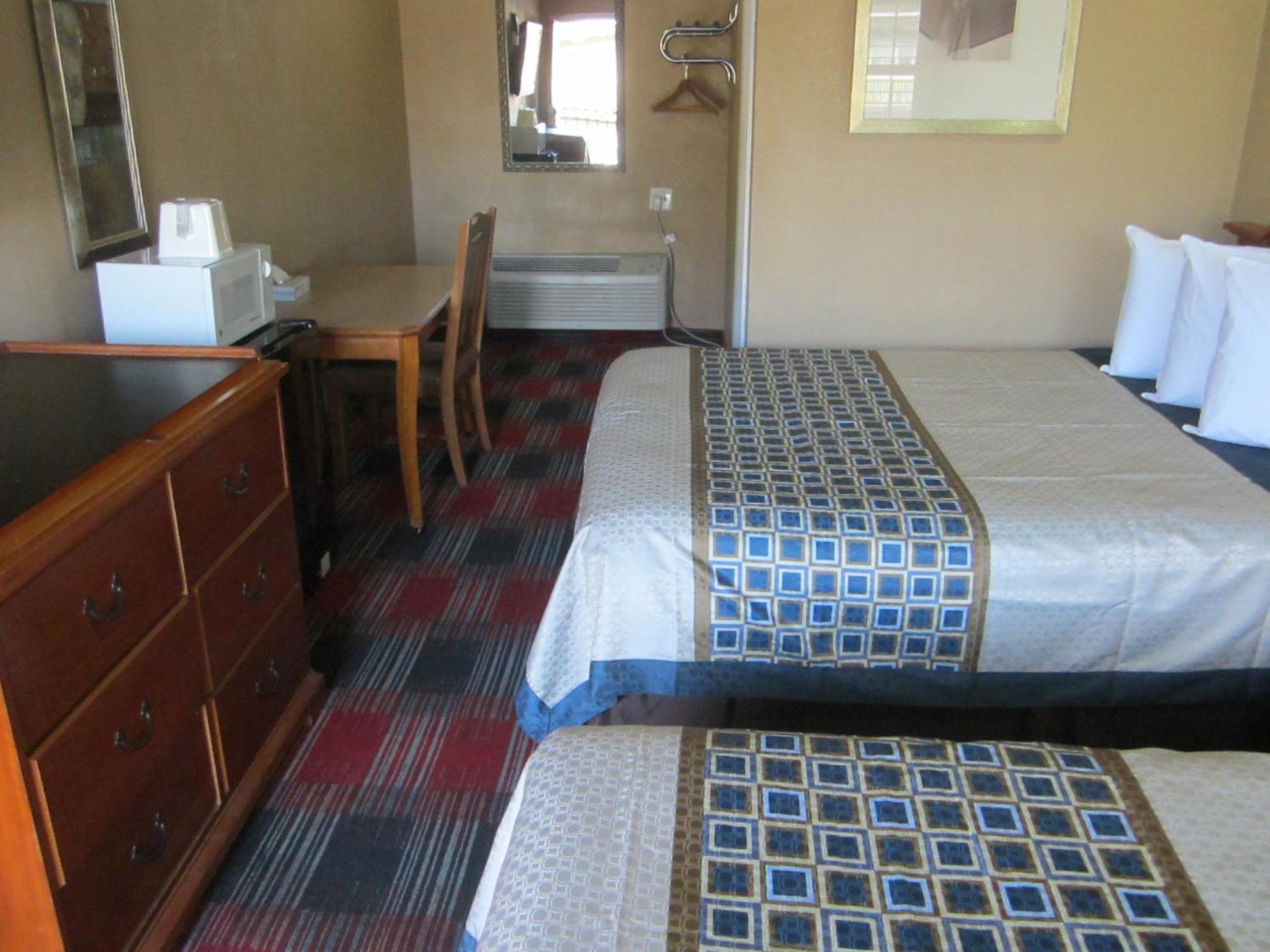 Deluxe Queen Room with Two Queen Beds