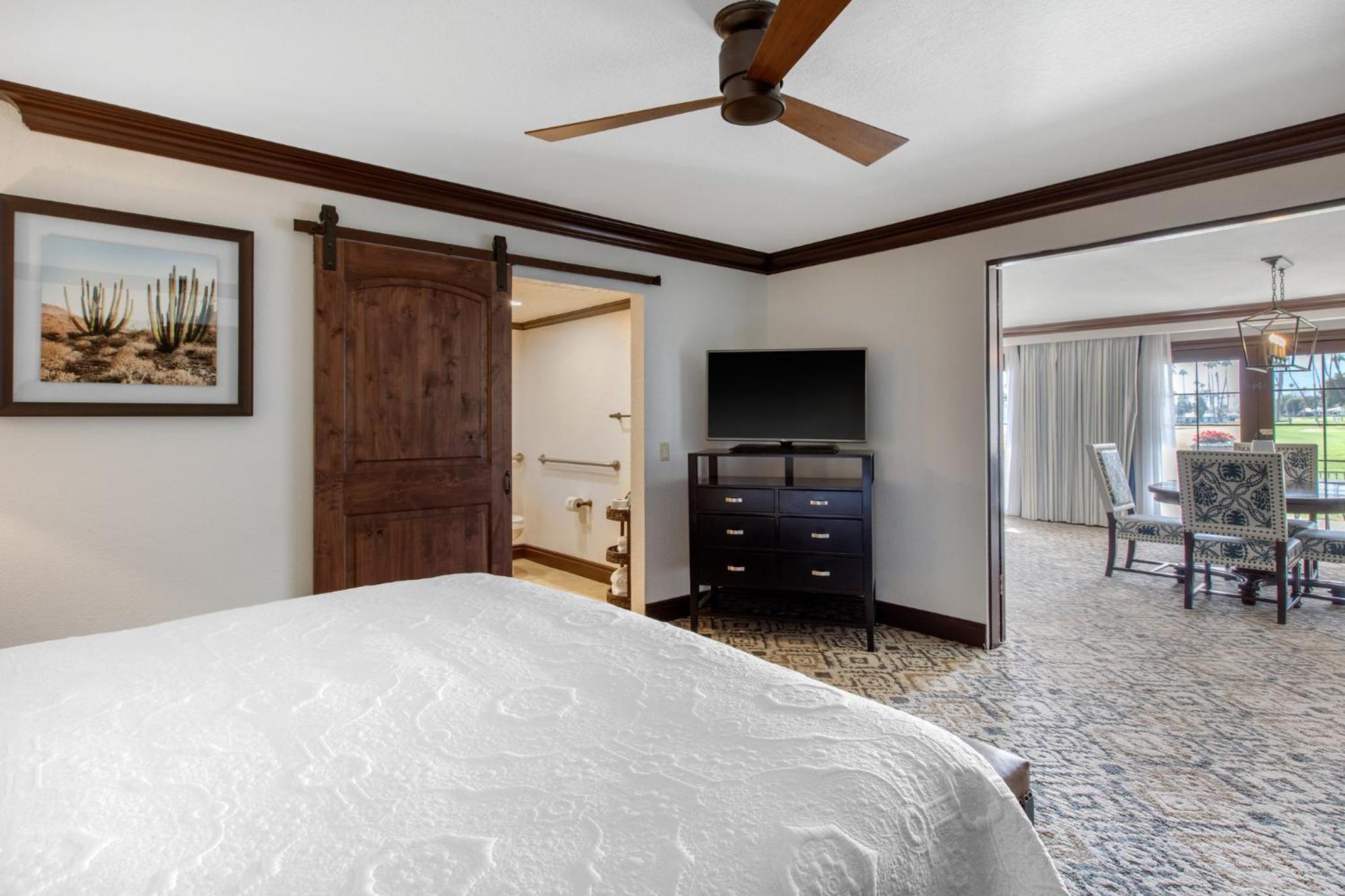 Executive Suite - 1 King Bed