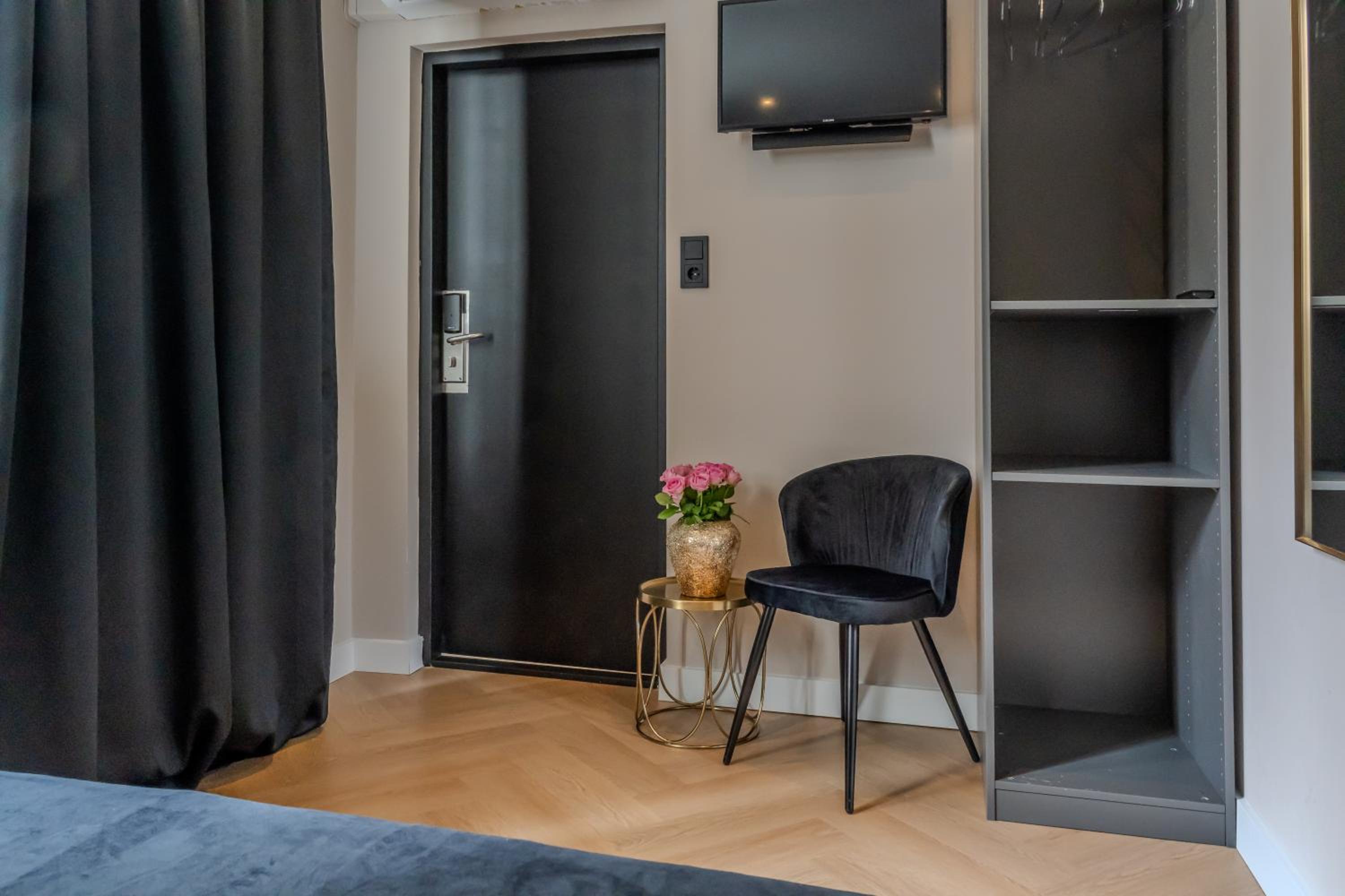 Double Room with Shared Bathroom