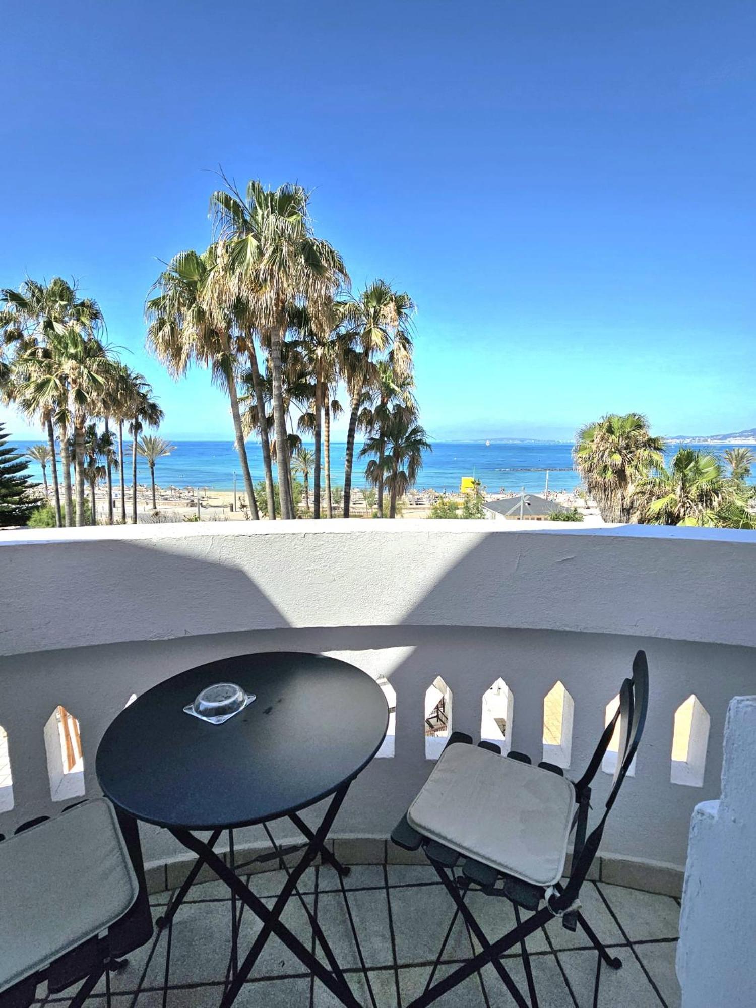 Twin Room with Balcony and Sea View