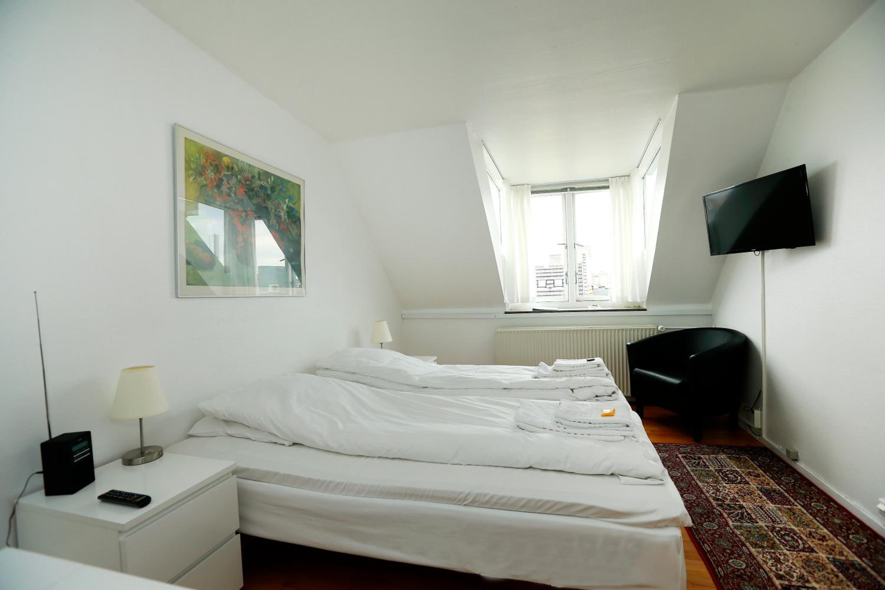 Twin Room - 5th floor - No Elevator