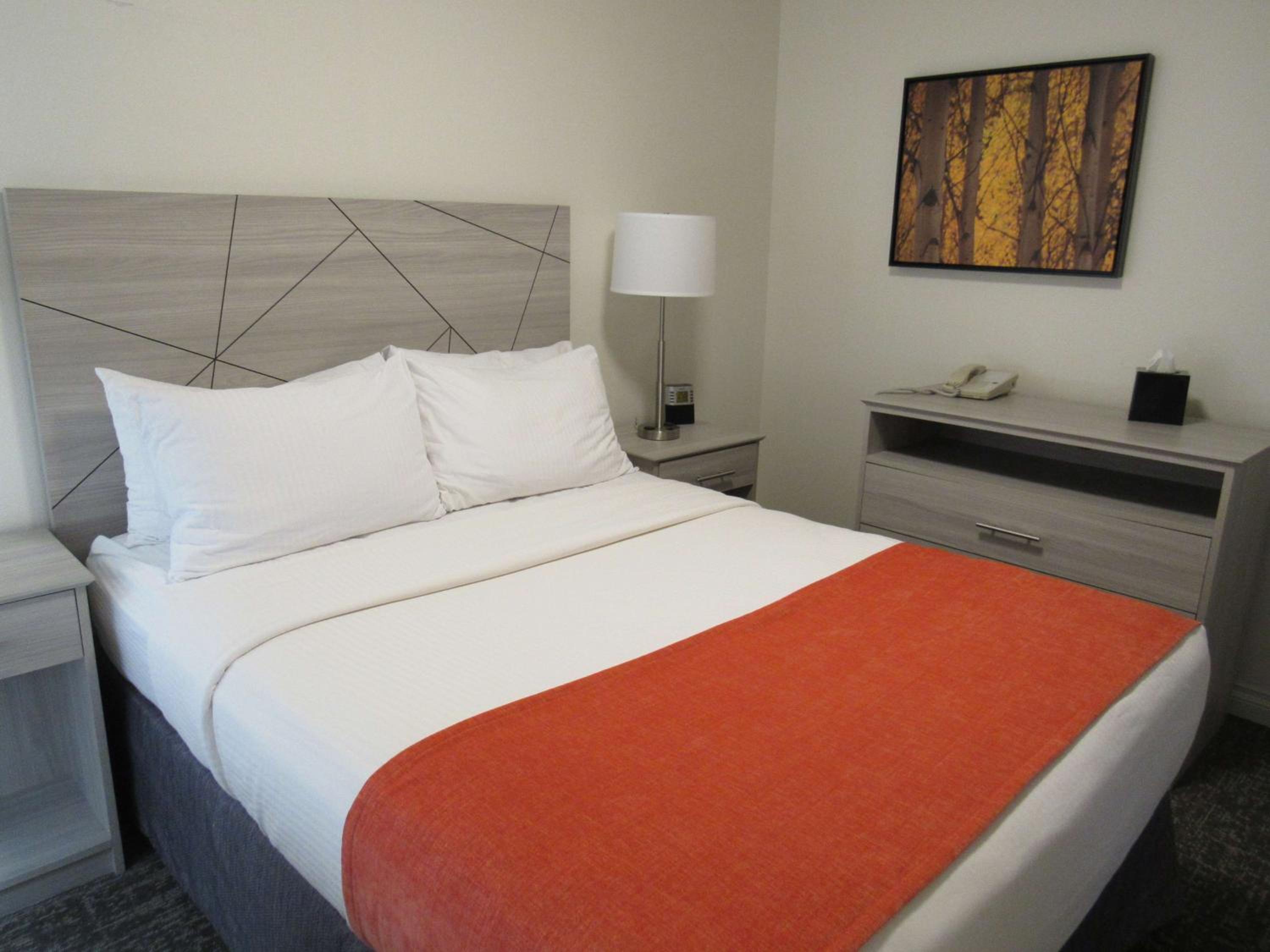 Family Suite with Two Queen Beds and Sofa Bed - Non-Smoking