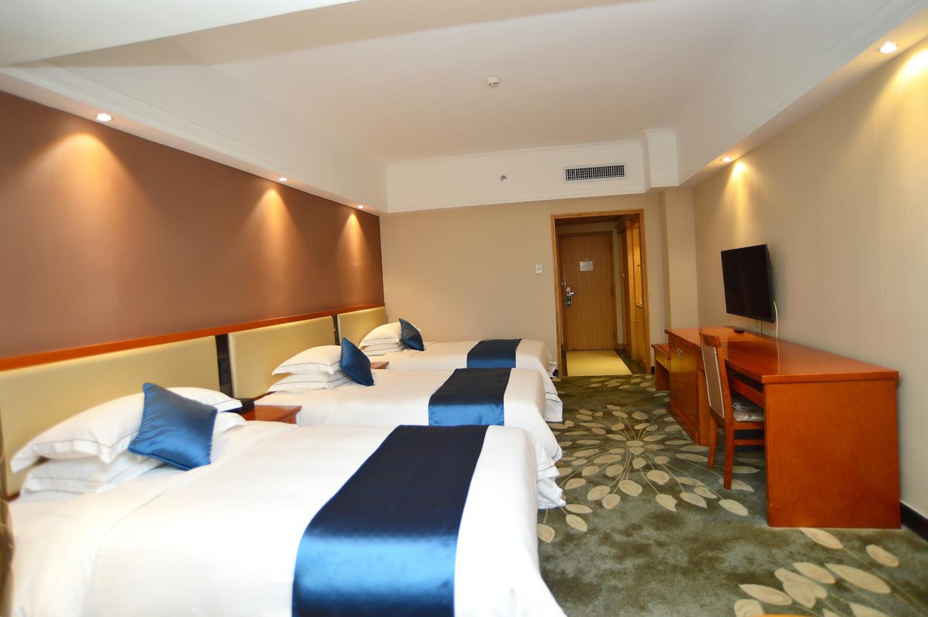 Deluxe Triple Room