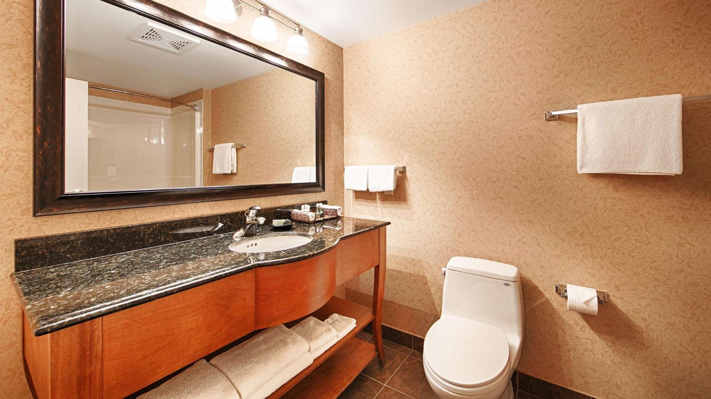 King Suite with Sofa Bed - Non-Smoking