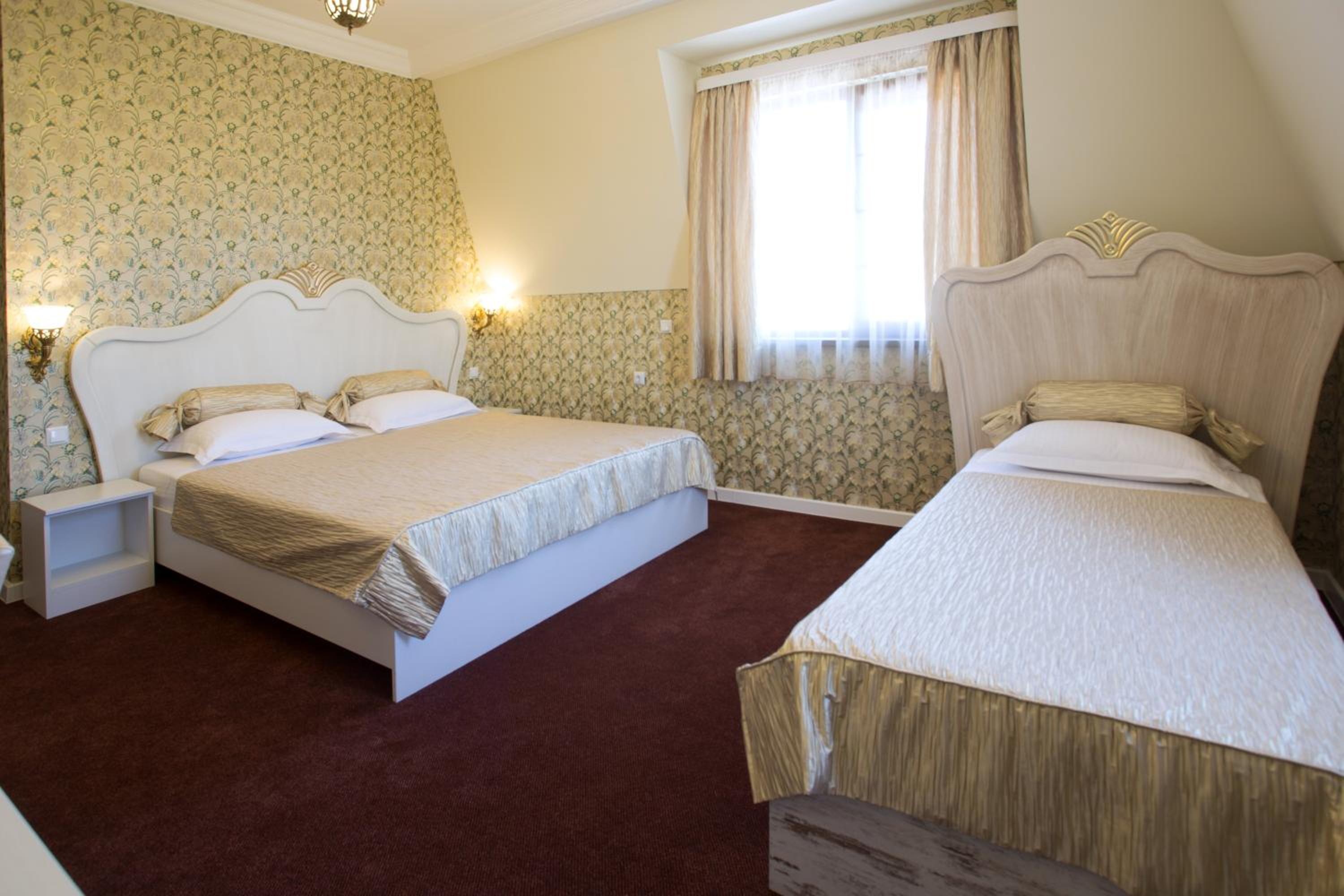 Triple Room