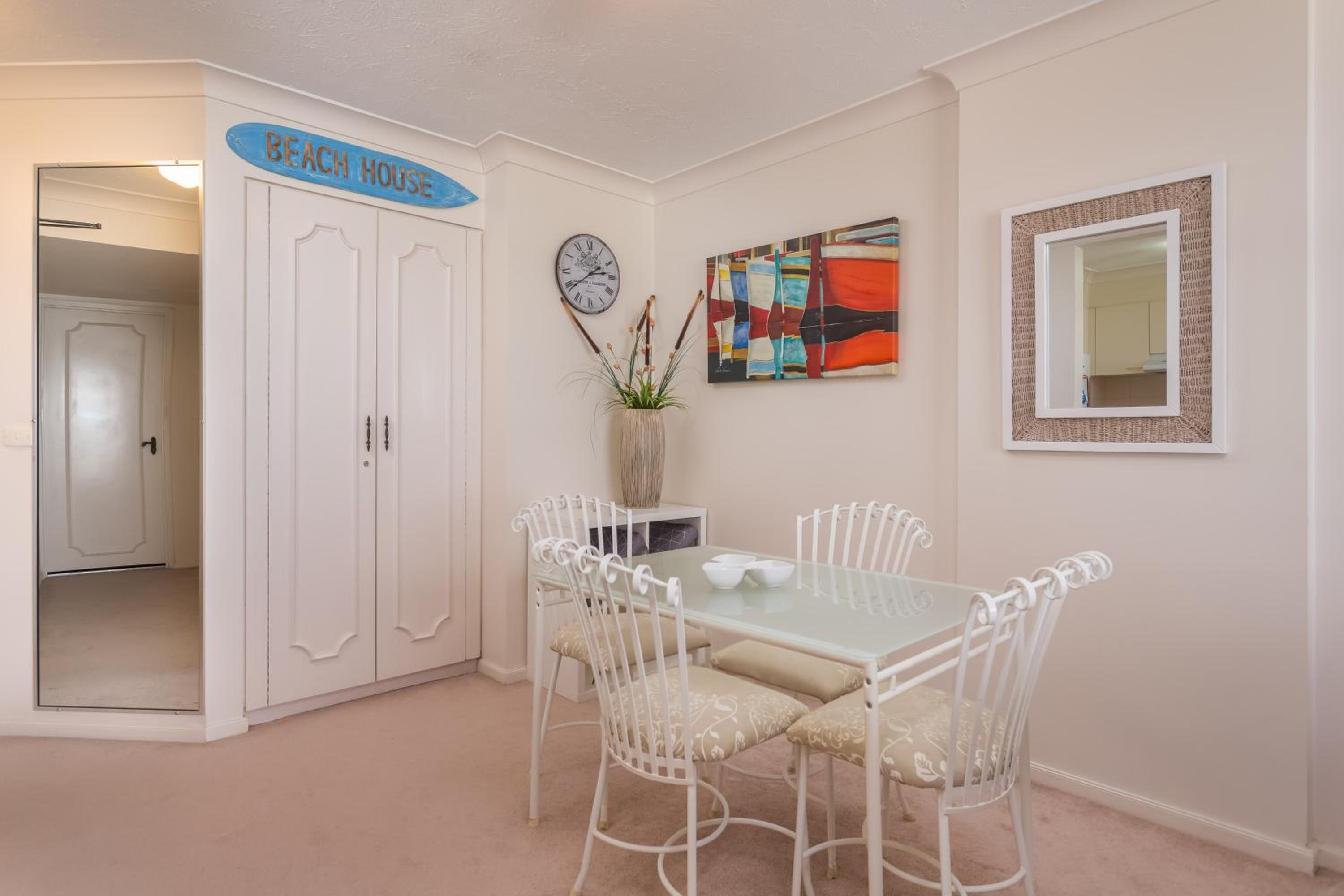 One-Bedroom Ocean View Apartment