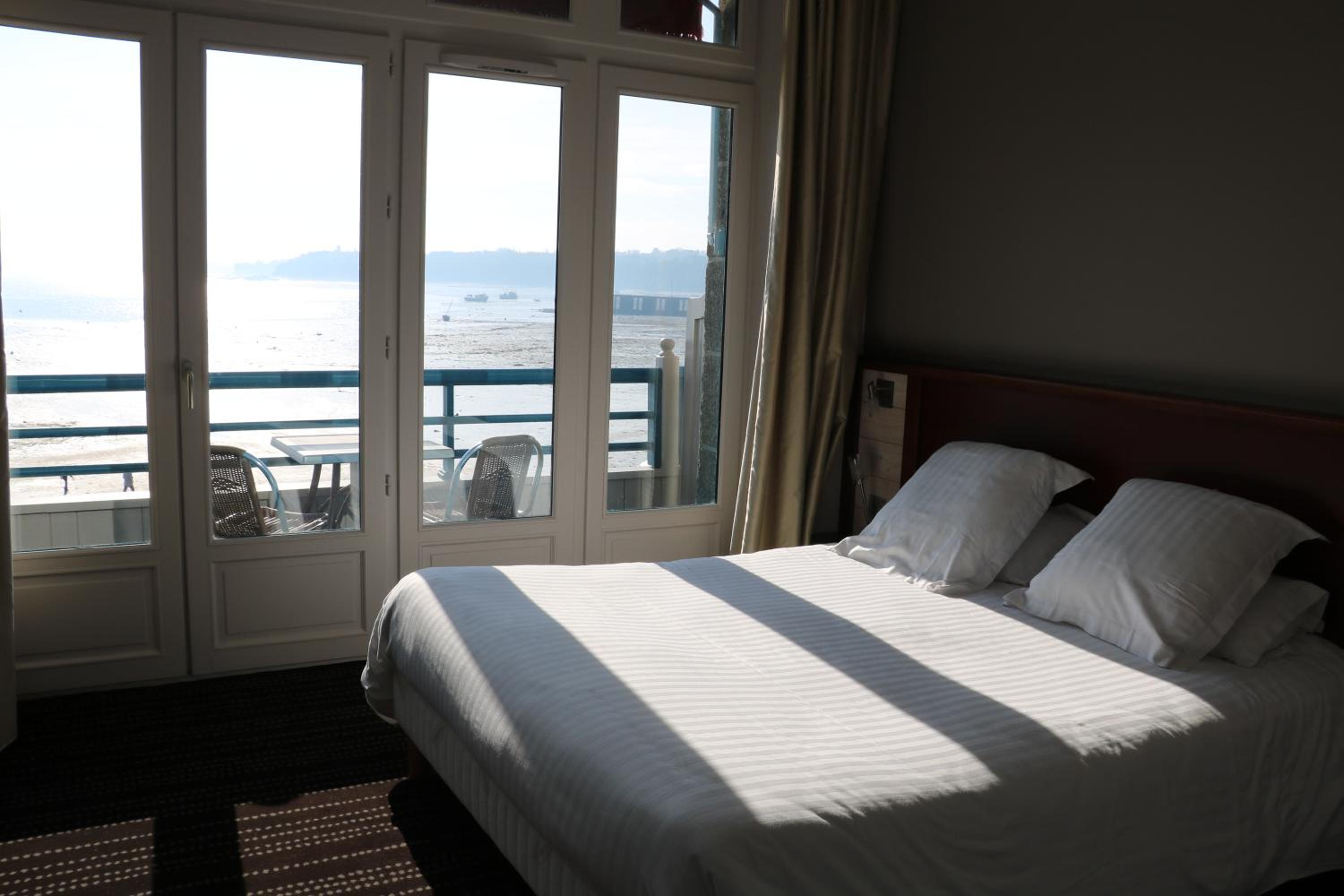 Superior Double Room with Sea View and Balcony