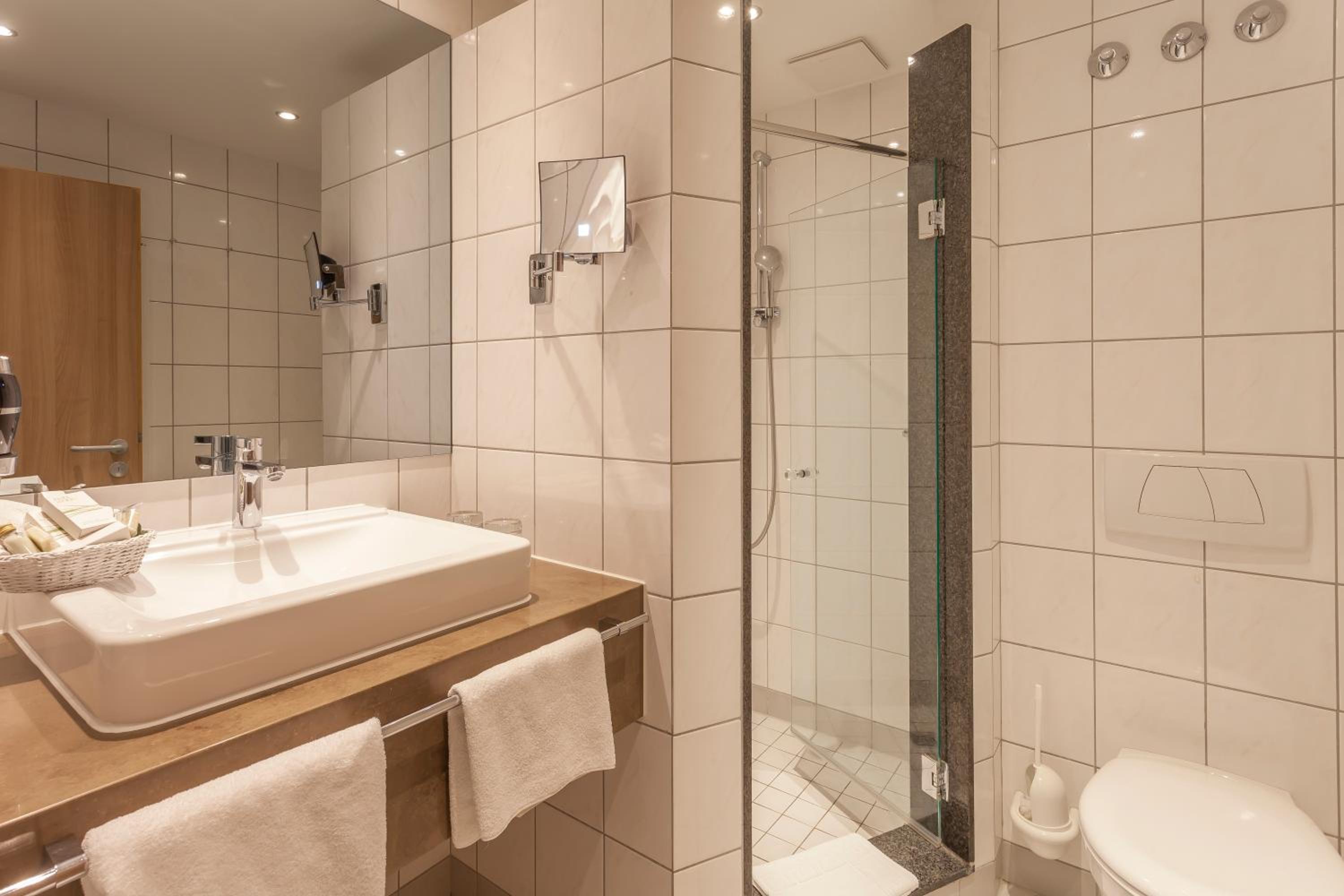 Double Room with Balcony and Direct View of the Sea