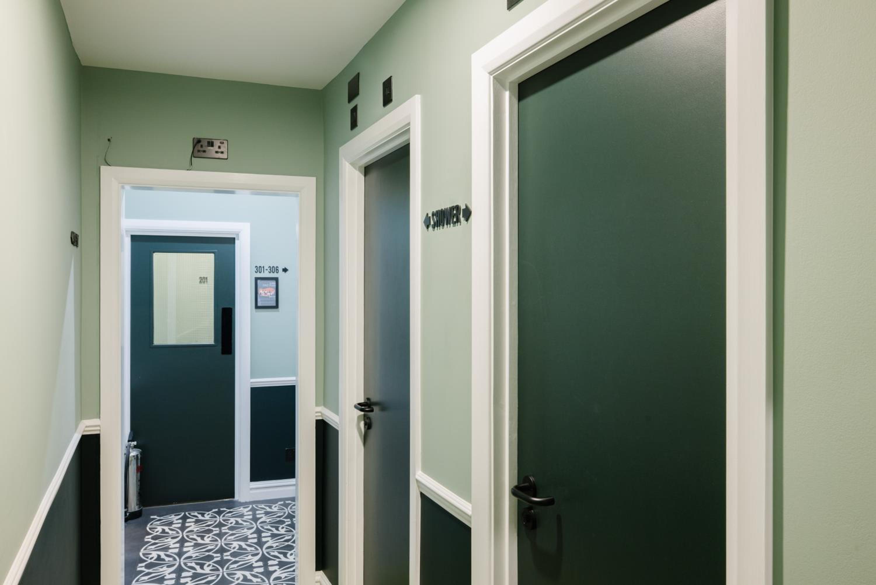 Twin Room With Shared Bathroom