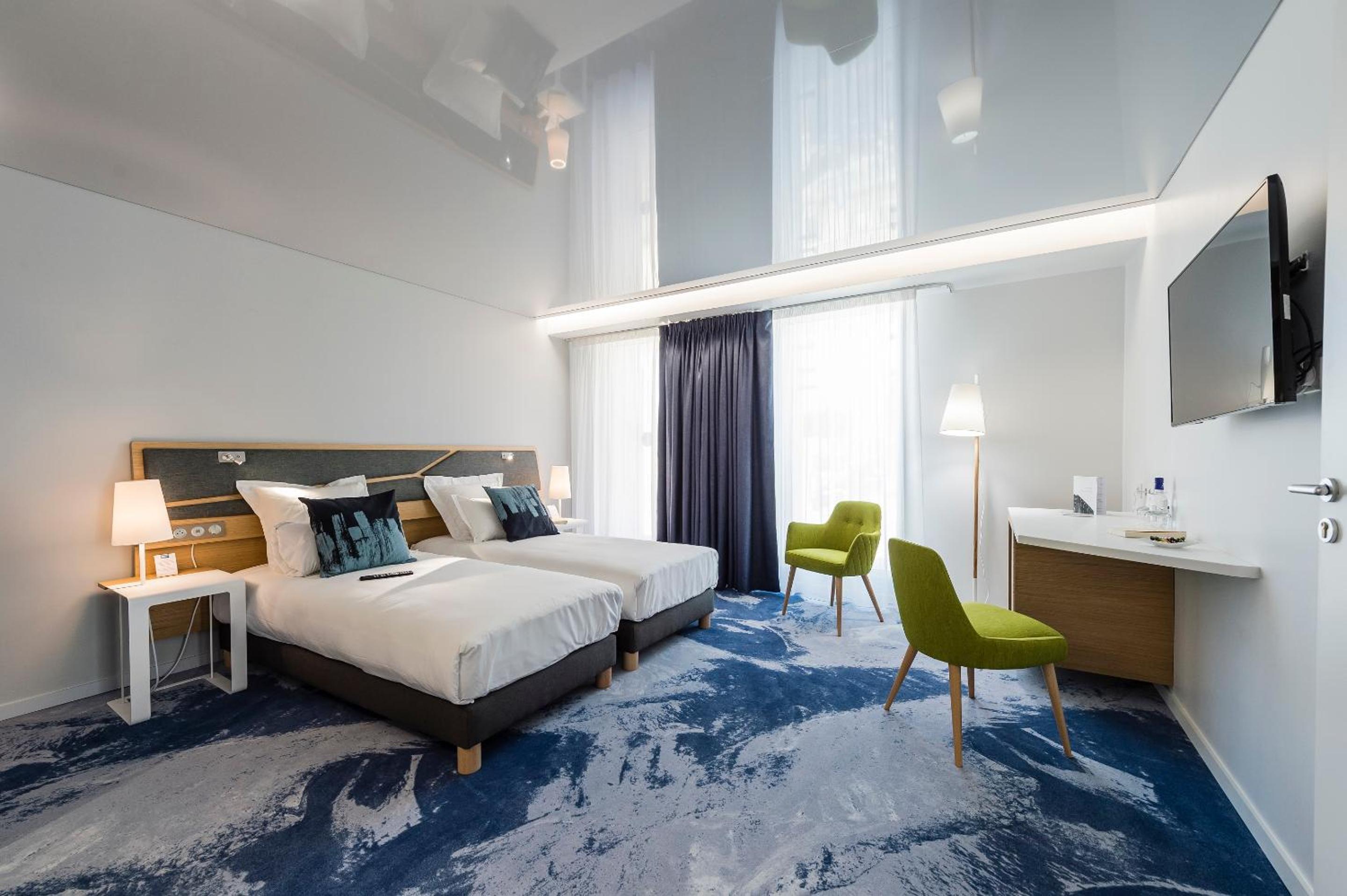 Urban Chic Room with Shower and Disability Access