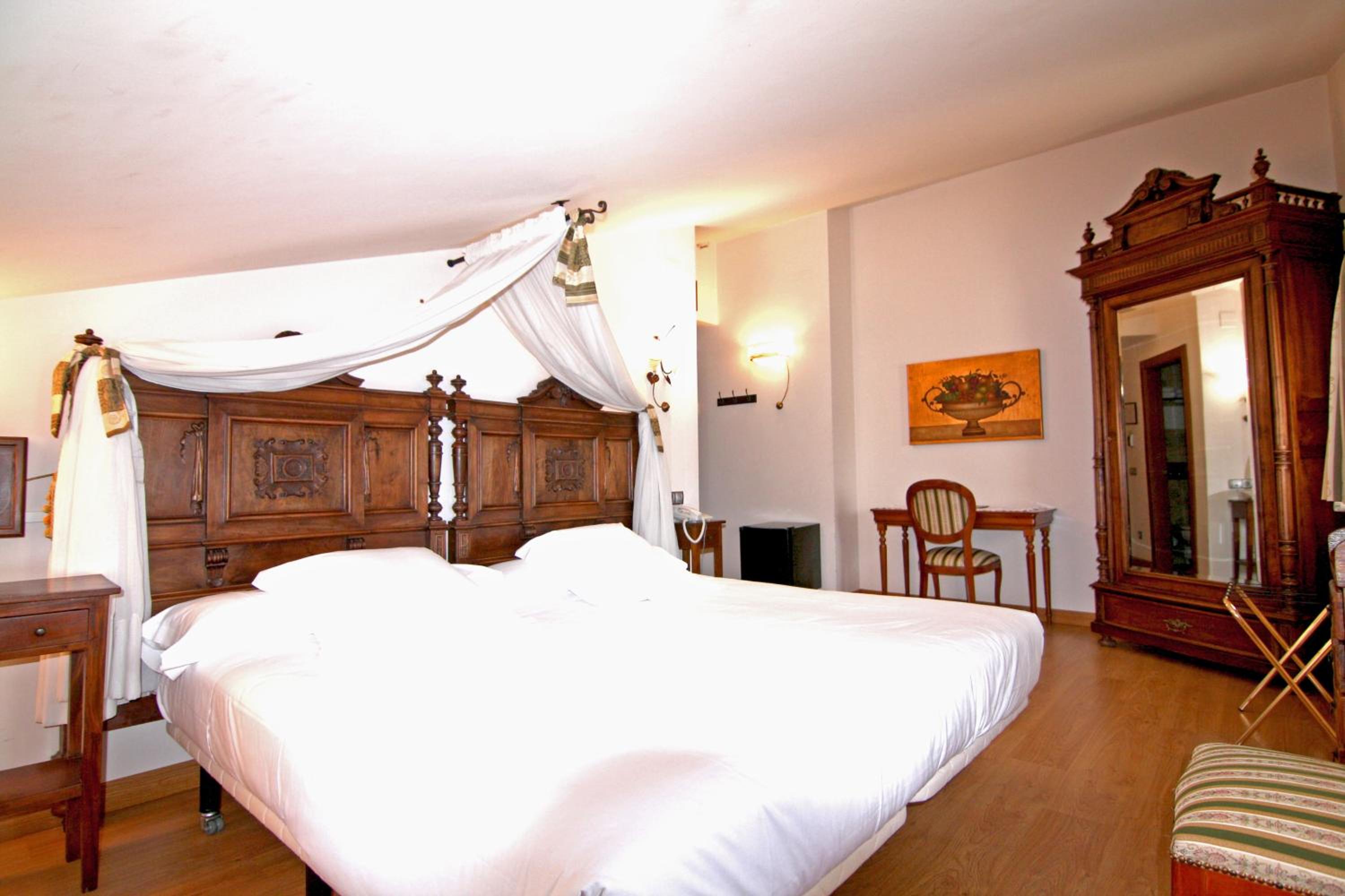 Deluxe Double Room with Spa Bath 