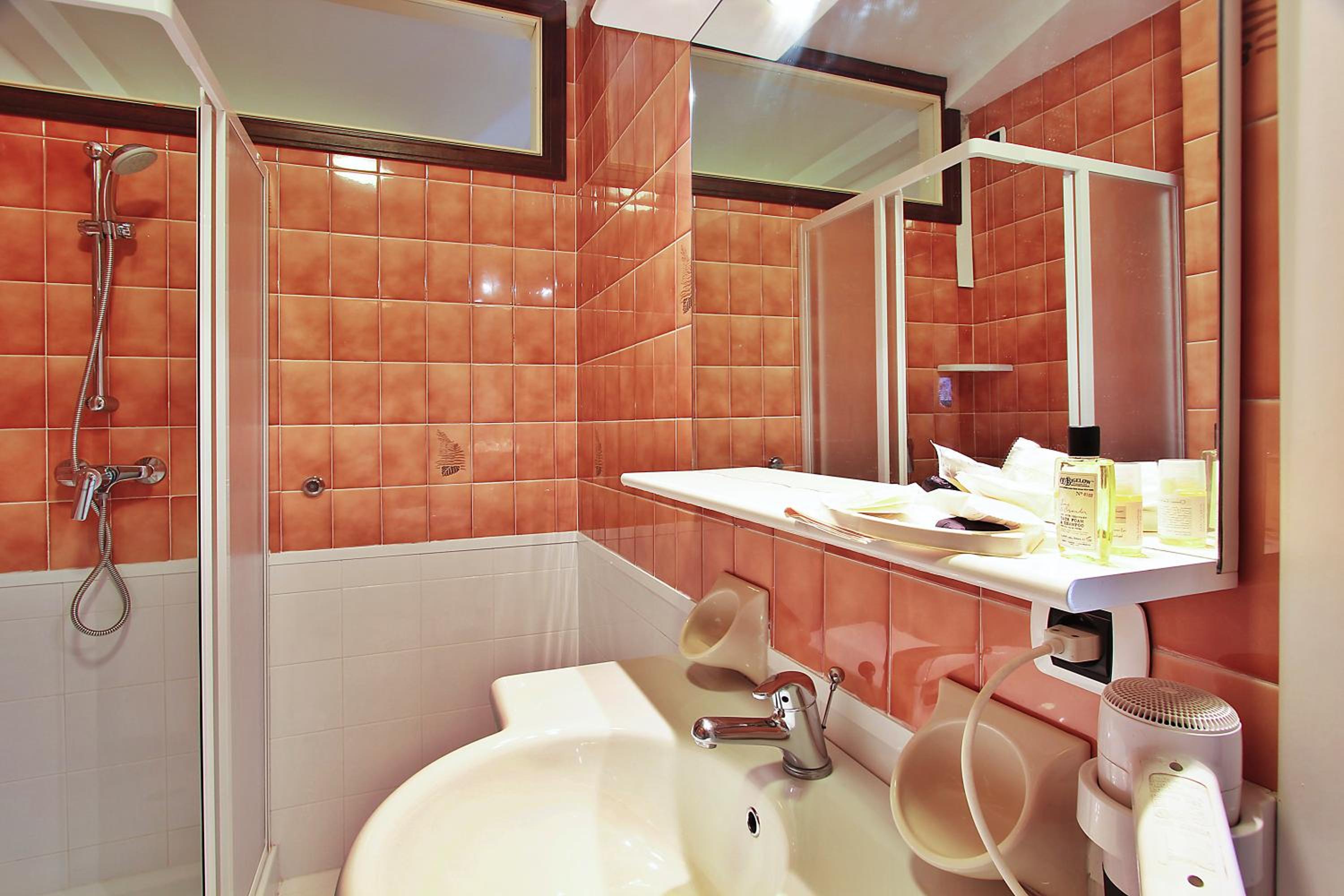 Two-Bedroom Apartment (5 Adults)