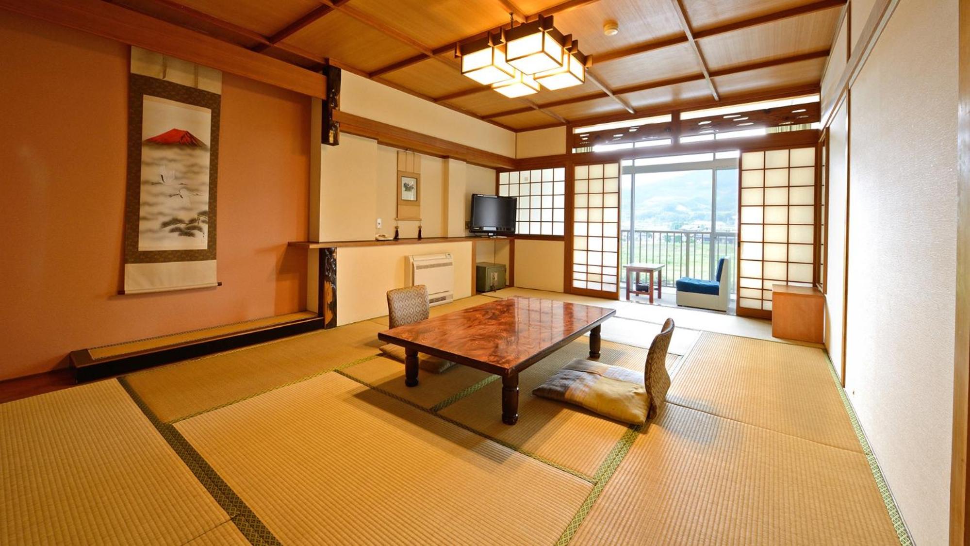 Family Room with River View - Non-Smoking