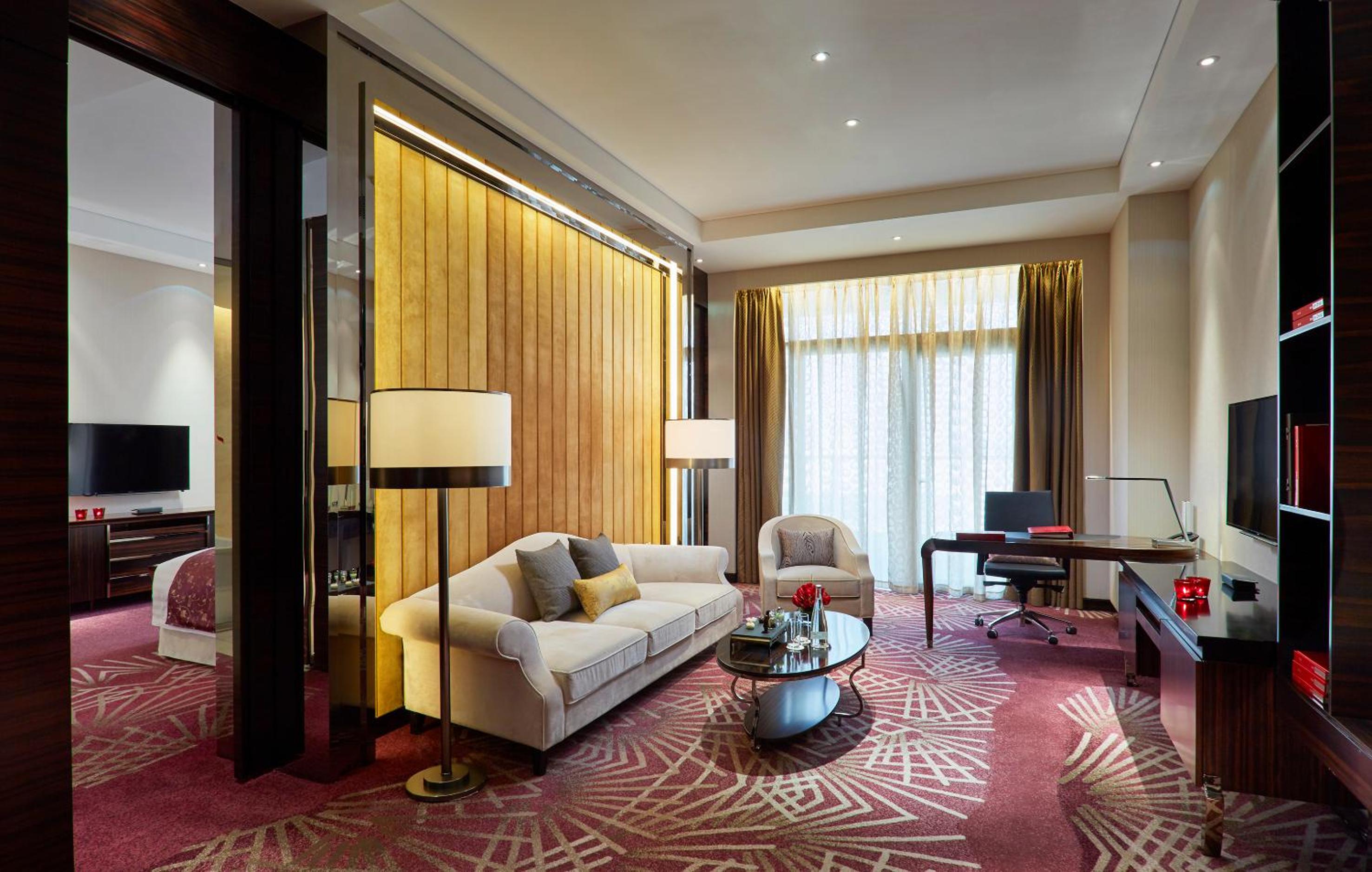 Deluxe Junior Suite Red Level