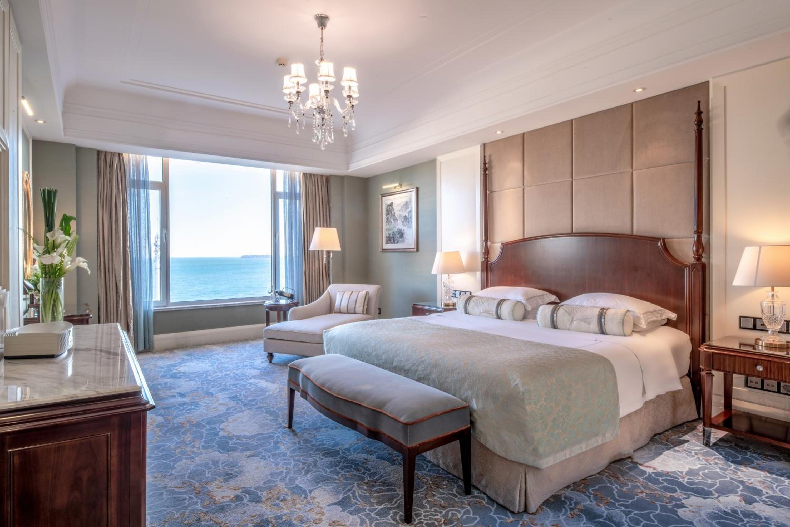 Deluxe Suite with Sea View