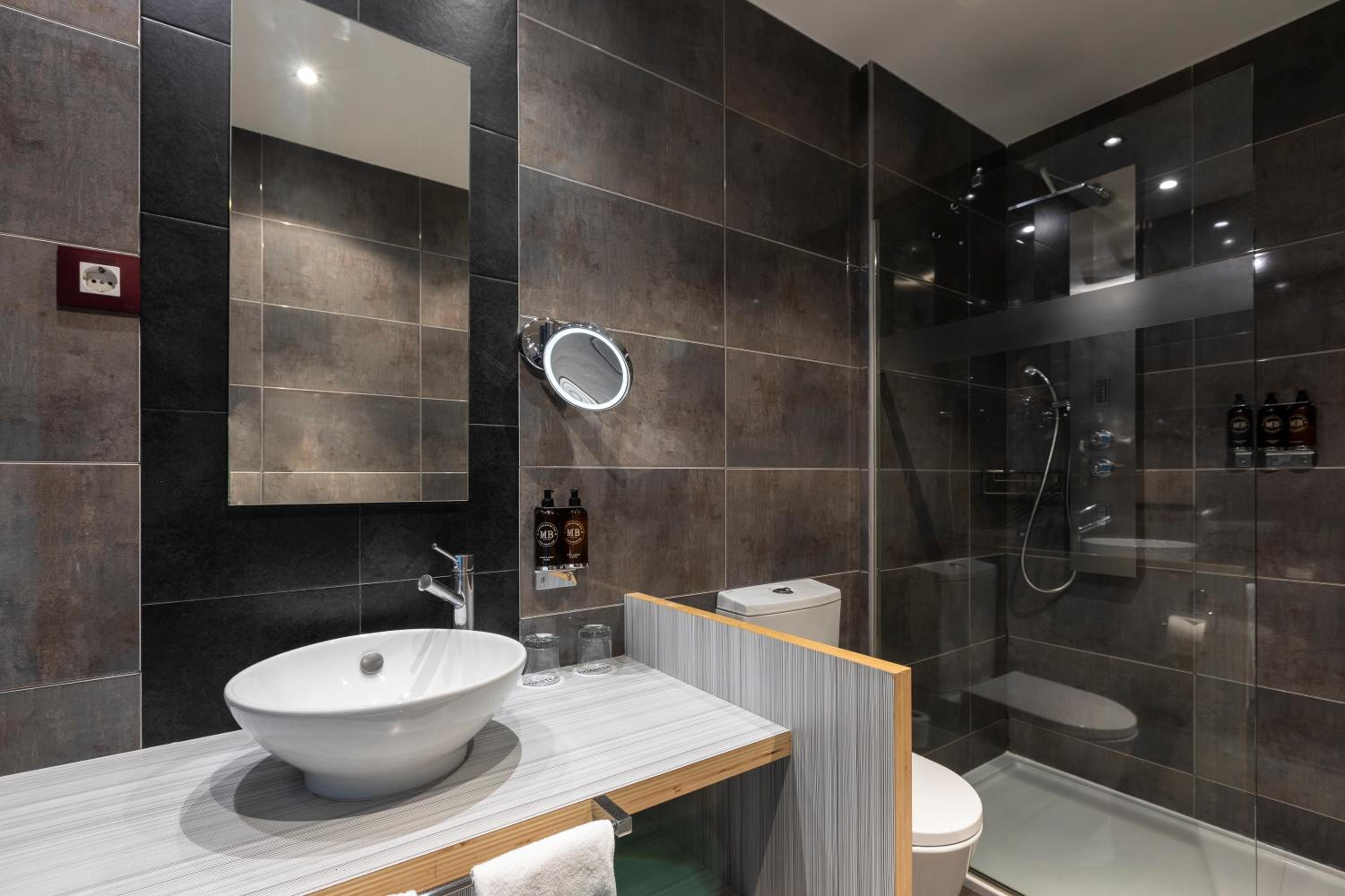 Apartment (6 Adults)