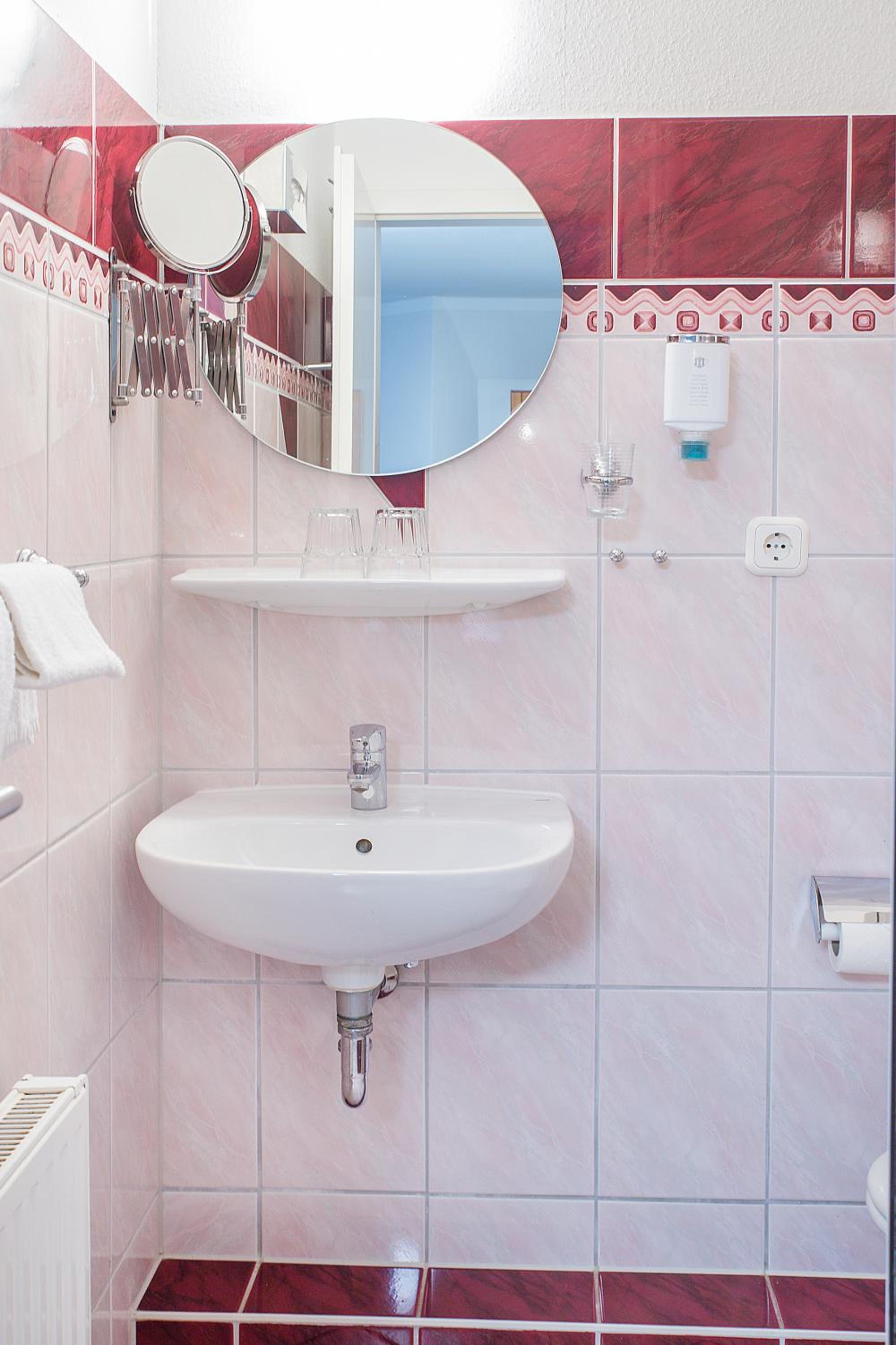 Family Room (2 Adults + 2 Children)