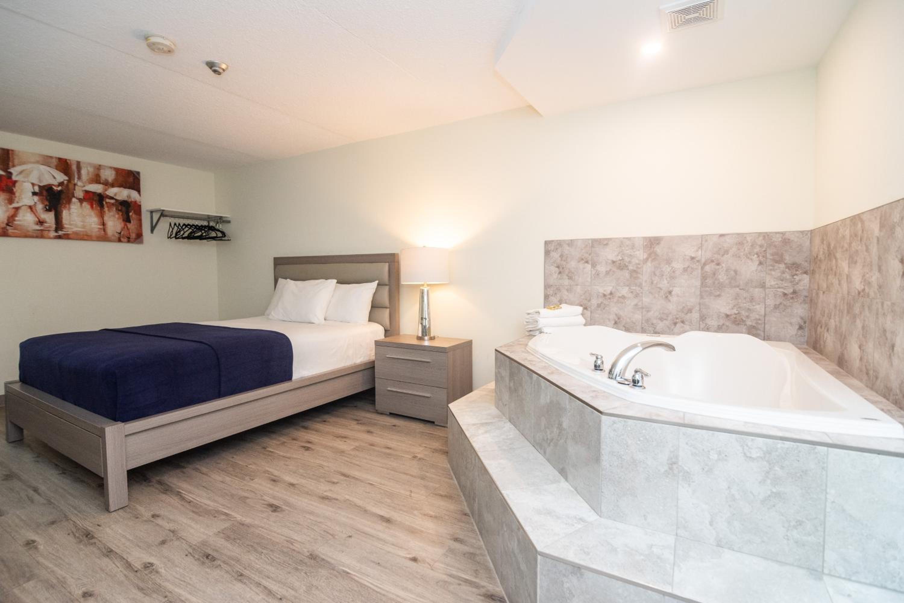 One Queen Bed with Jacuzzi