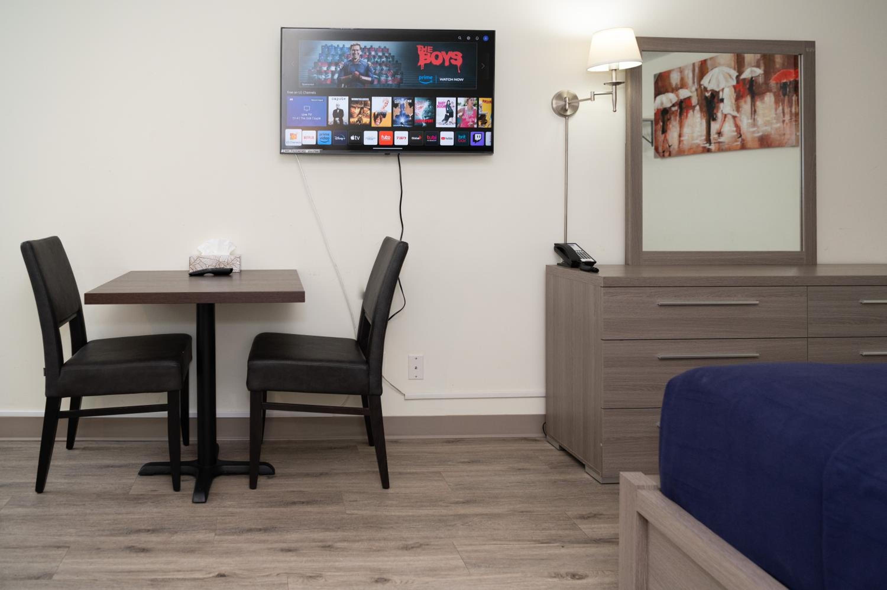 One Queen Bed with Jacuzzi