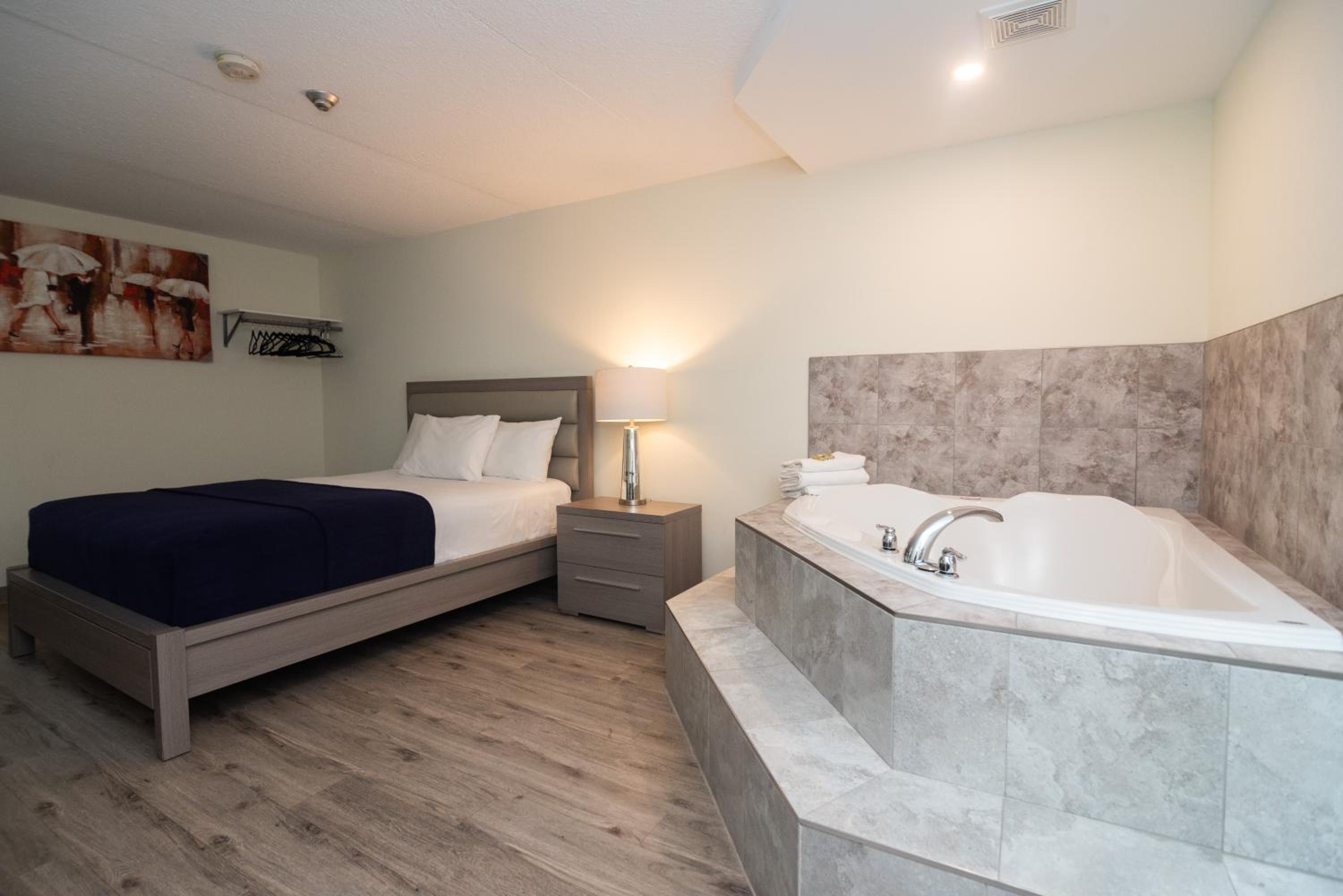 One Queen Bed with Jacuzzi